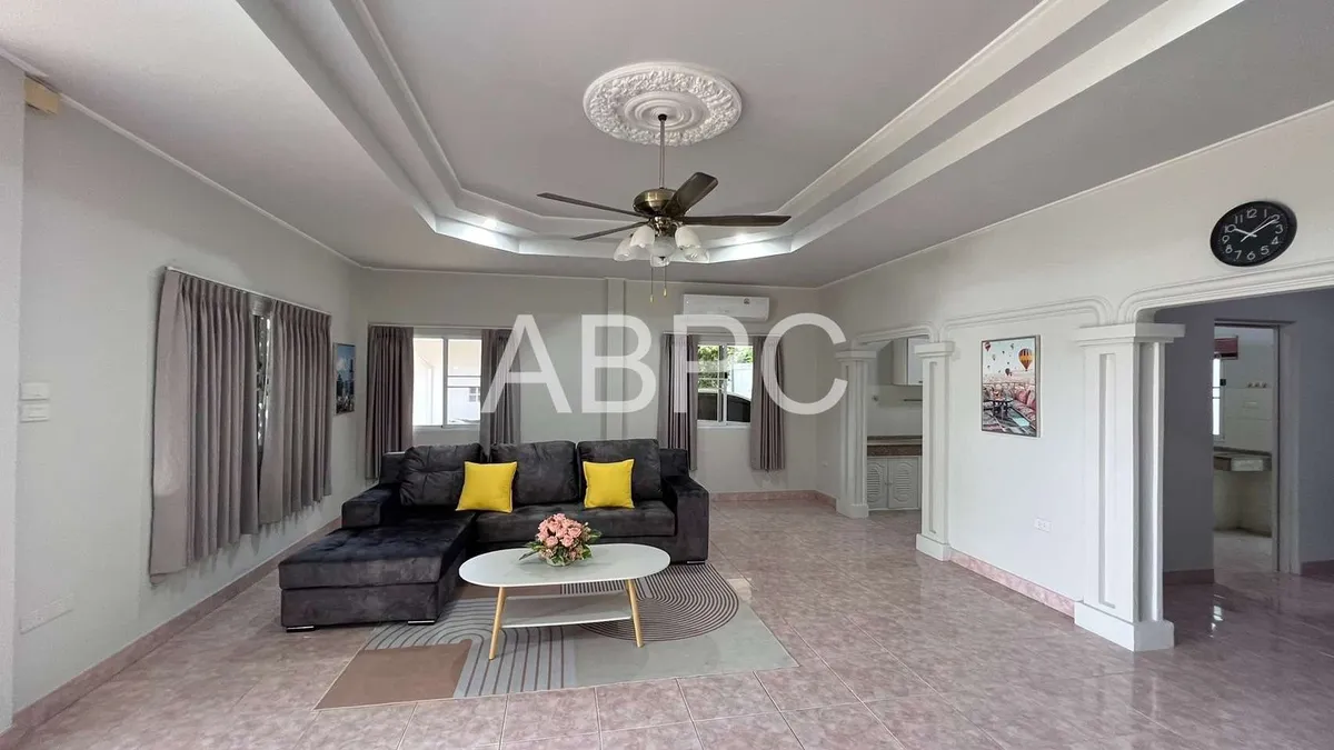 2 Bedrooms 3 Bathrooms in South Pattaya photo 7