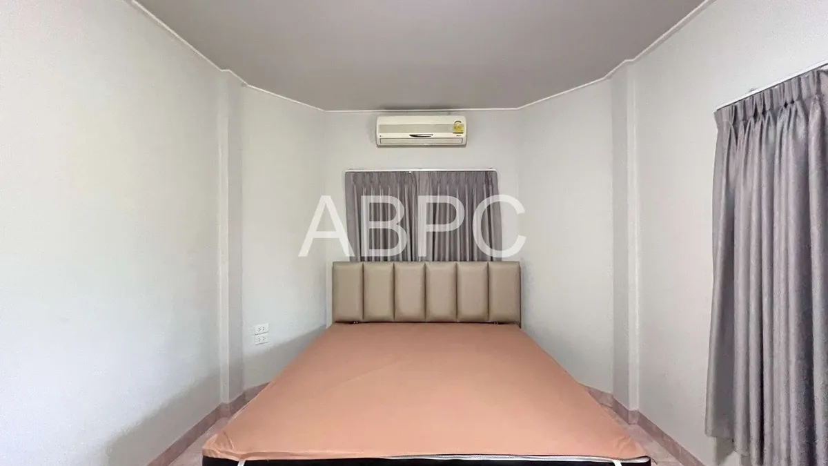 2 Bedrooms 3 Bathrooms in South Pattaya photo 8