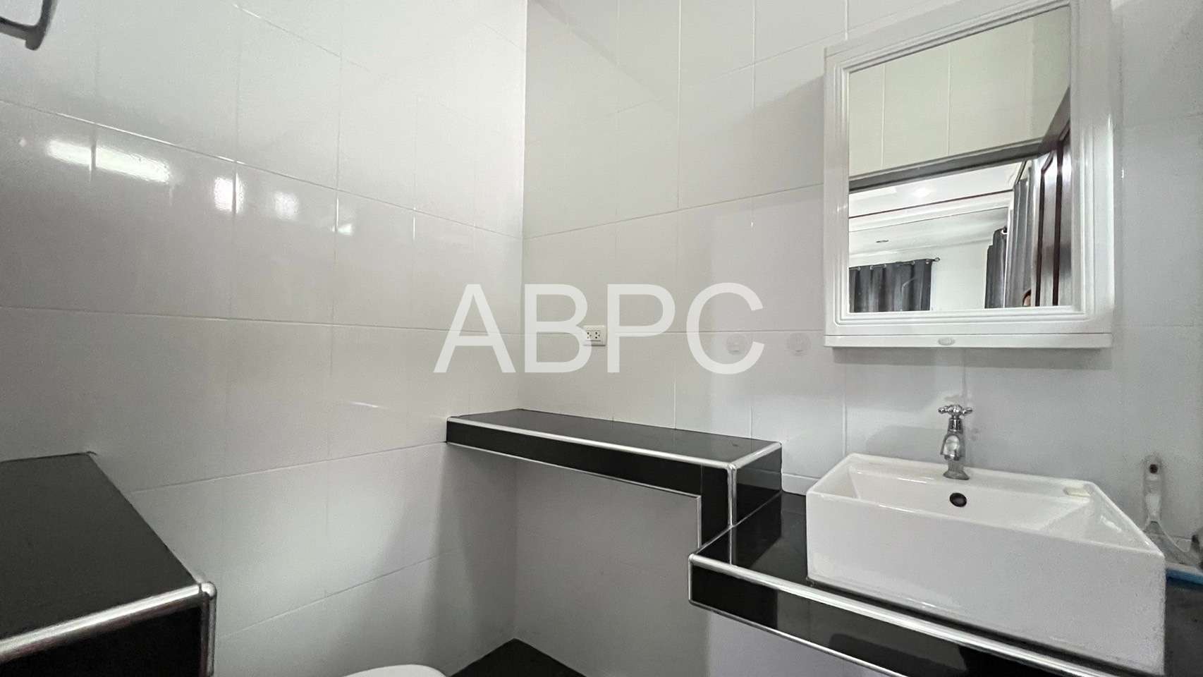 3 Bedrooms 2 Bathroom in East Pattaya photo 5