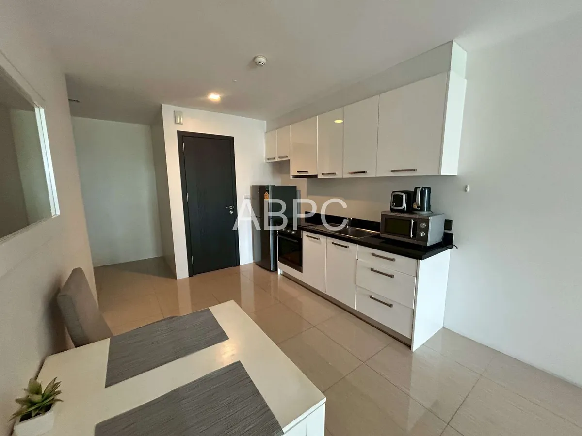 Large Sea View 1 Bedroom Condo in Pratumnak photo 4