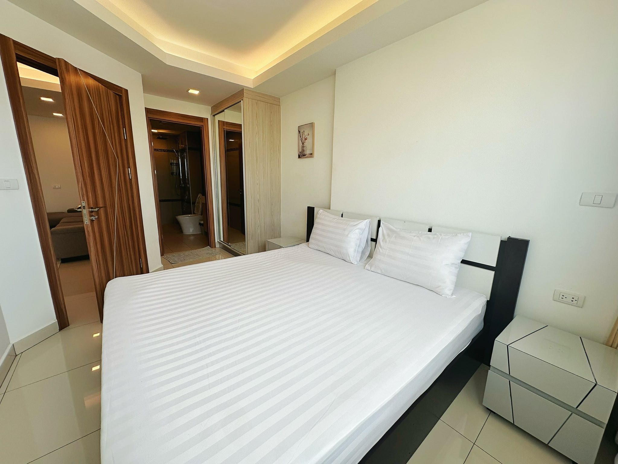 2 Bedroom Condo For Sale in Jomtien photo 16