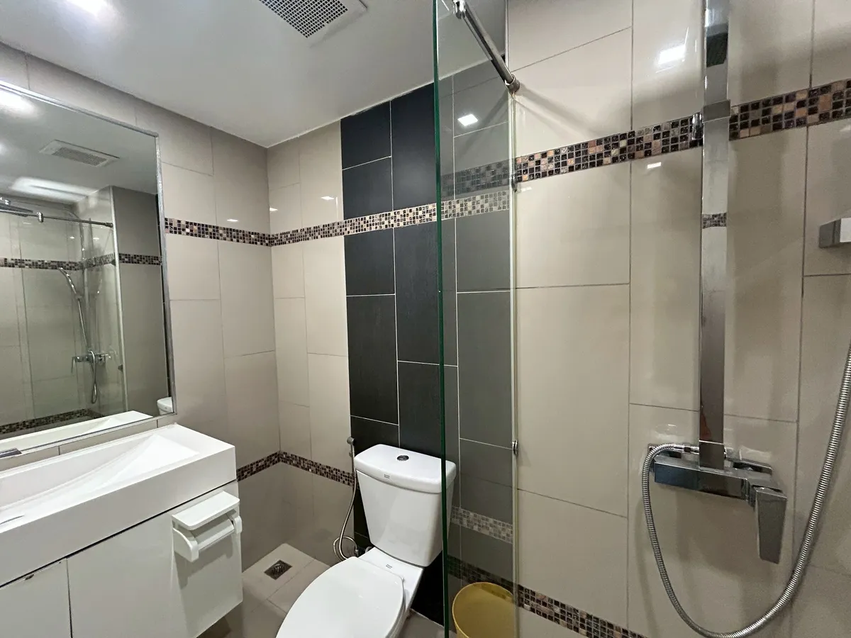 Studio 1 Bathroom in Pratumnak photo 11