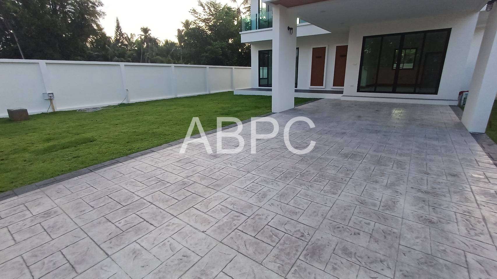 Brand New Three Bedroom Two Bathroom Villa In Huay Yai photo 3