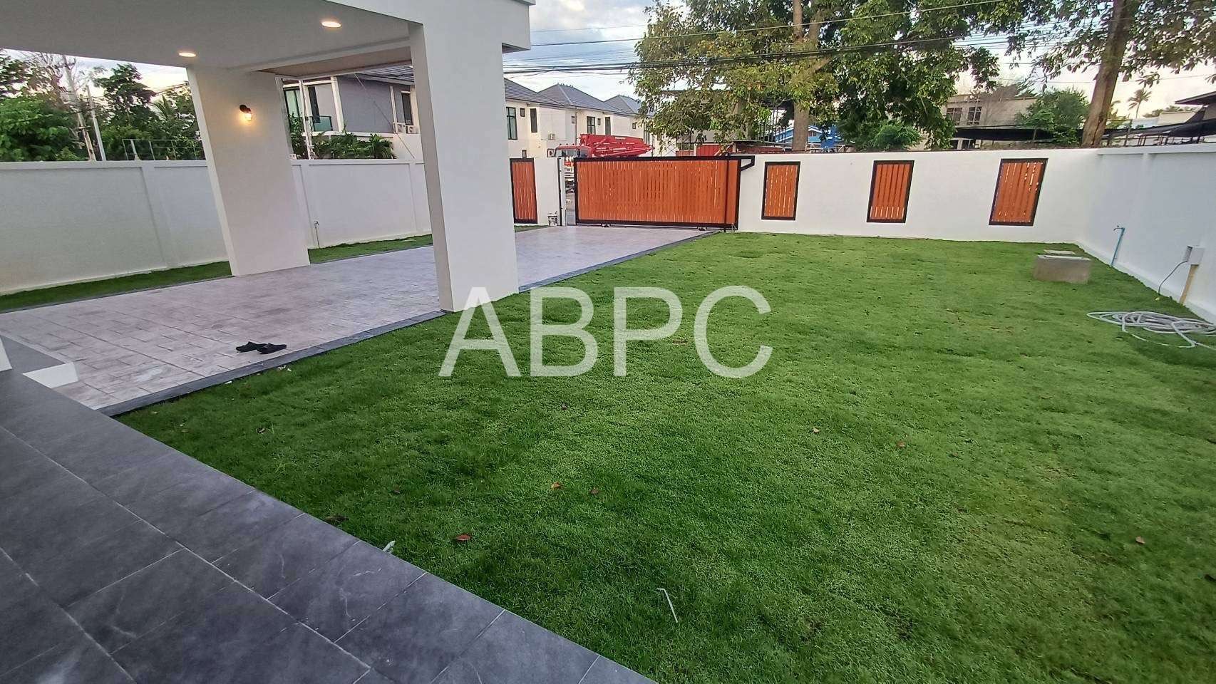 Brand New Three Bedroom Two Bathroom Villa In Huay Yai photo 12