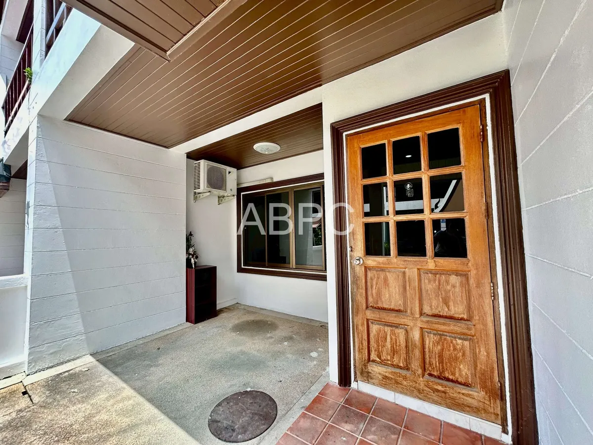 Attractive 2 Bedroom 3 Bathroom Townhouse in Pratumnak photo 2
