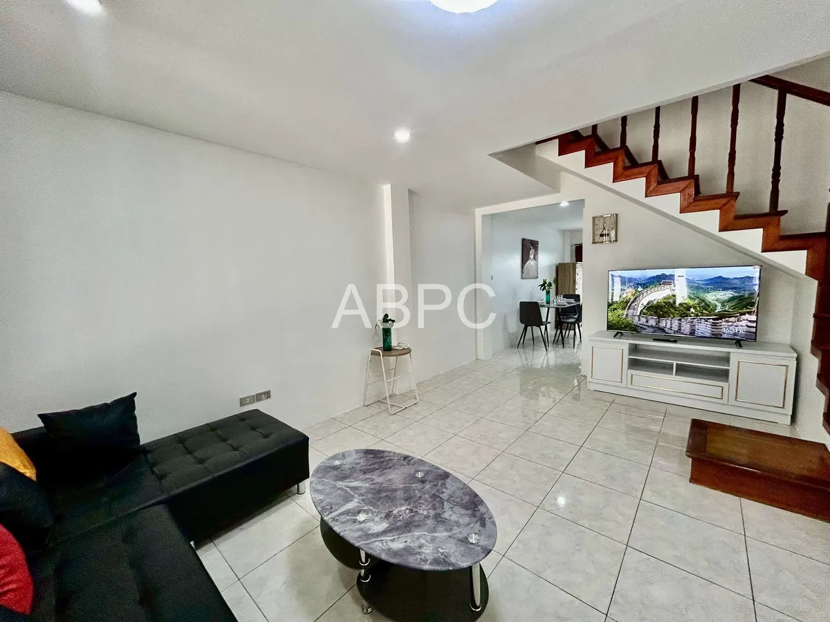 Attractive 2 Bedroom 3 Bathroom Townhouse in Pratumnak photo 4