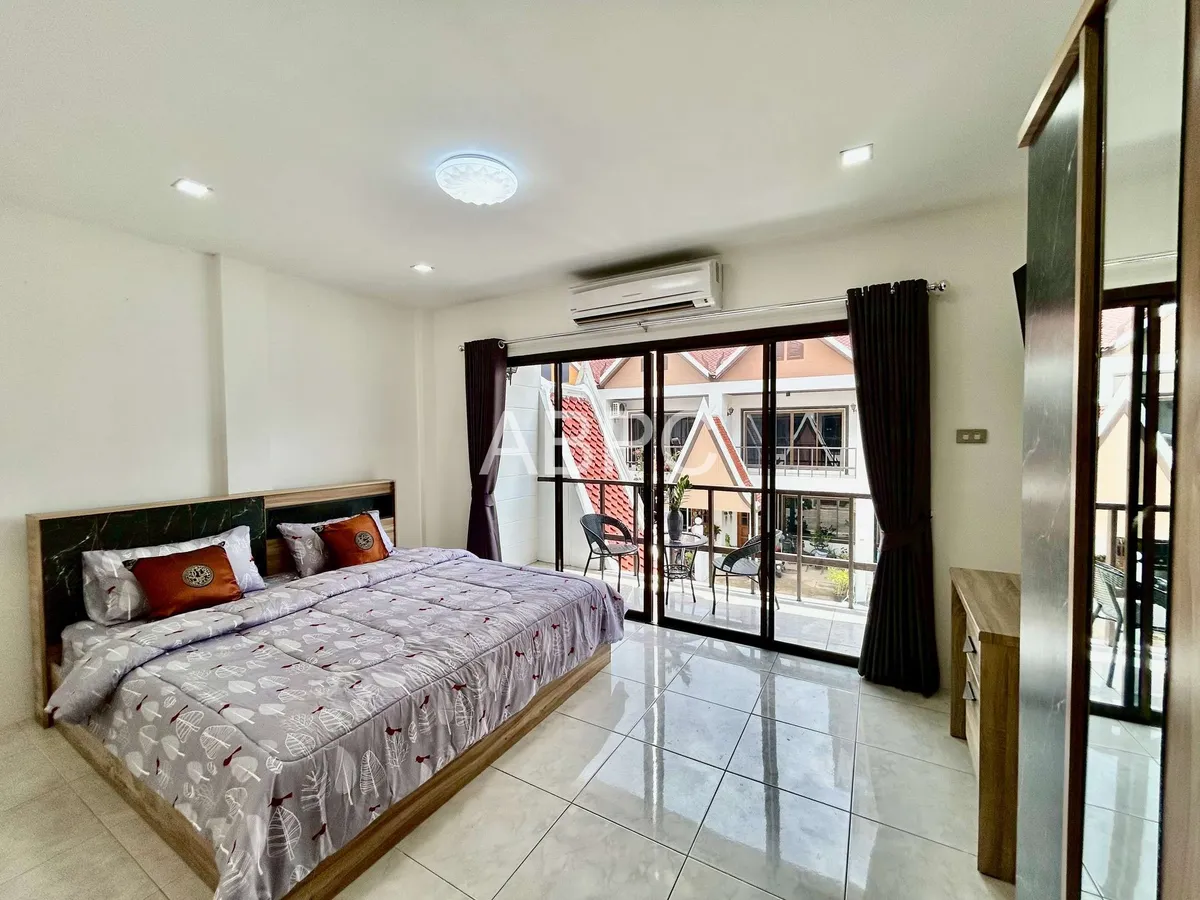 Attractive 2 Bedroom 3 Bathroom Townhouse in Pratumnak photo 7