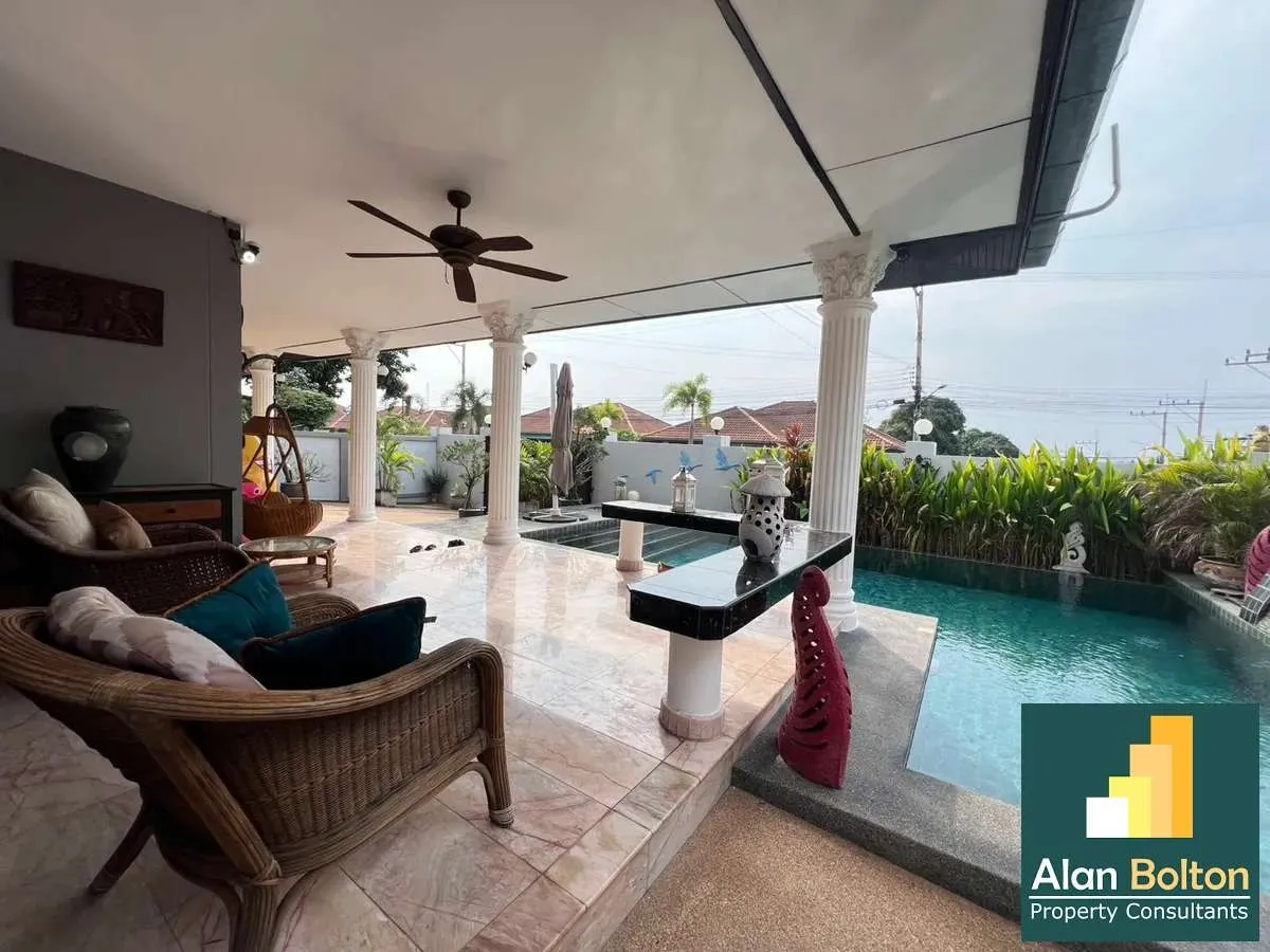 Three Bedroom Three Bathroom Pool Villa in Popular East Pattaya Village photo 3