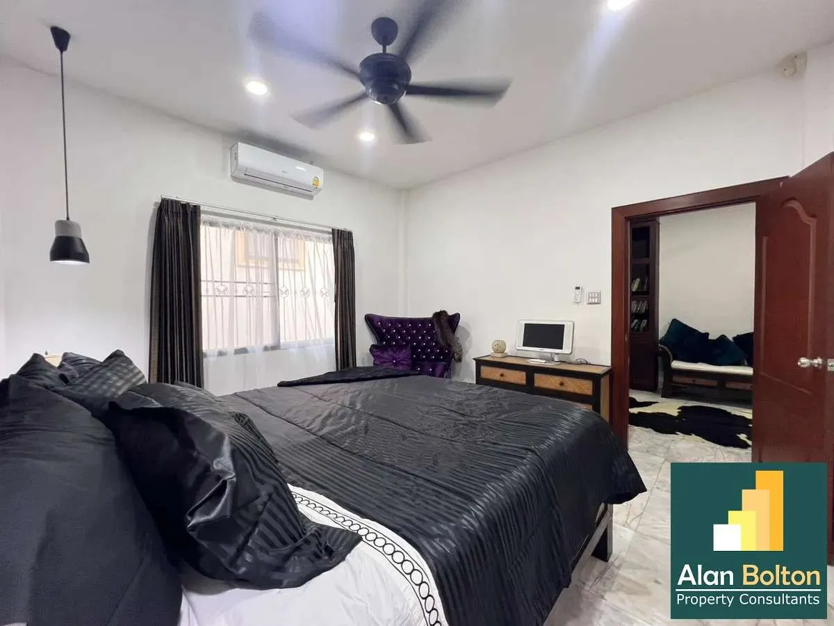 Three Bedroom Three Bathroom Pool Villa in Popular East Pattaya Village photo 8