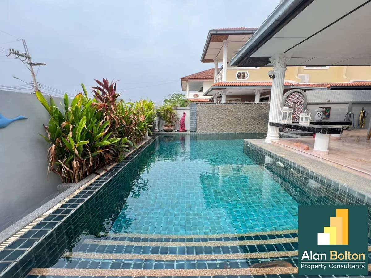 Three Bedroom Three Bathroom Pool Villa in Popular East Pattaya Village photo 11