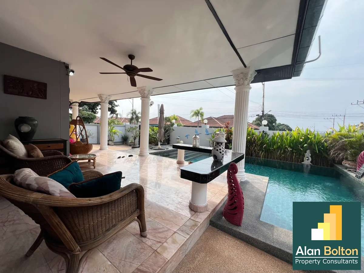 Three Bedroom Three Bathroom Pool Villa in Popular East Pattaya Village photo 3
