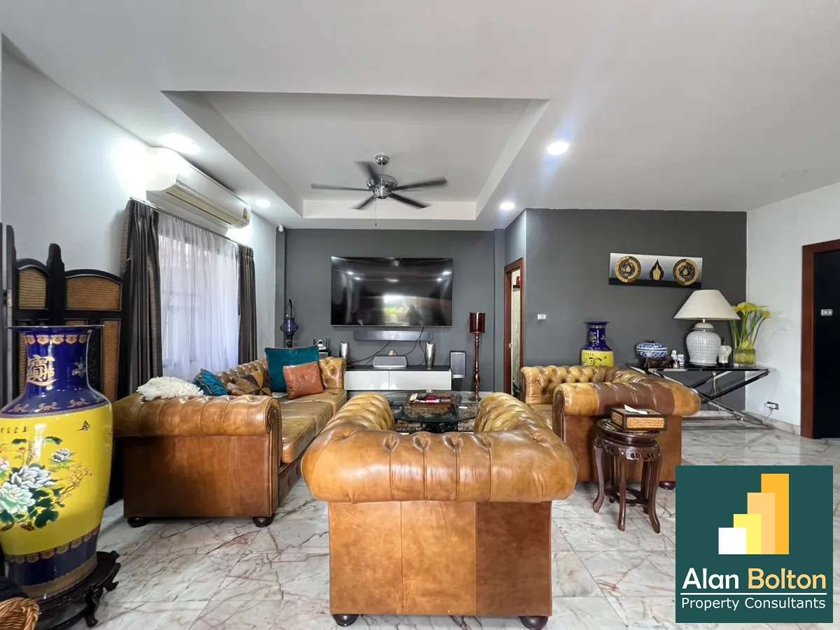 Three Bedroom Three Bathroom Pool Villa in Popular East Pattaya Village photo 13