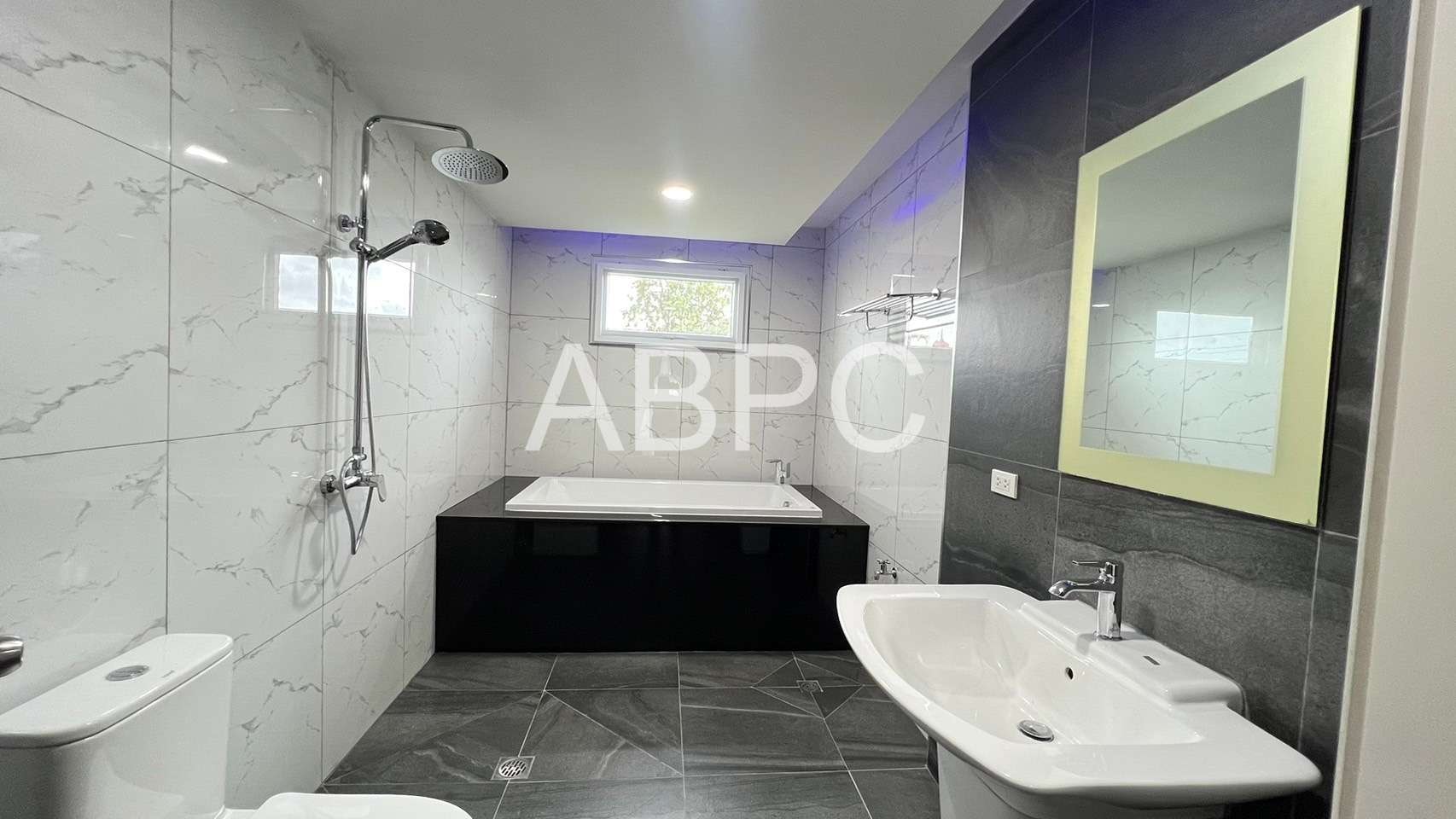 3 Bed 3 Bath House In East Pattaya photo 13