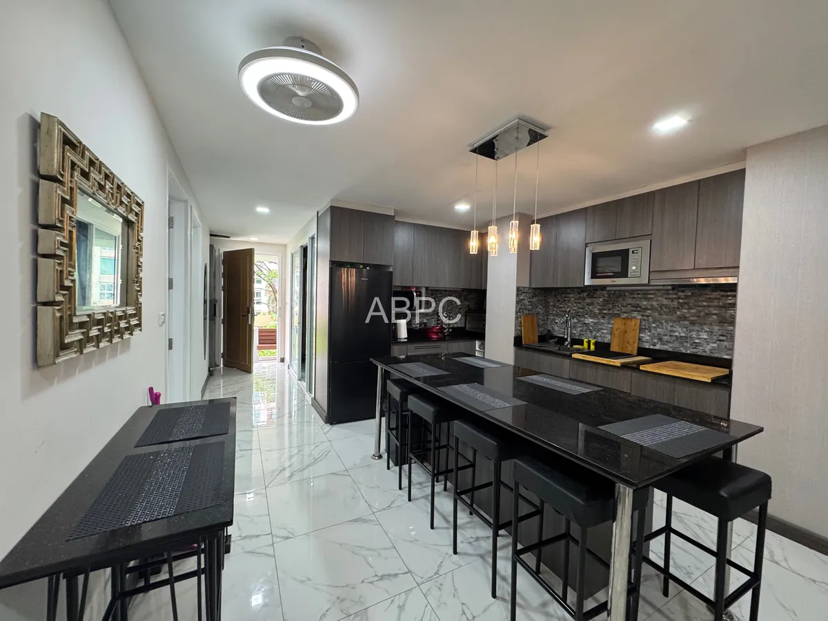Pool access 3 Bedroom 2 Bathroom in Central Pattaya photo 13