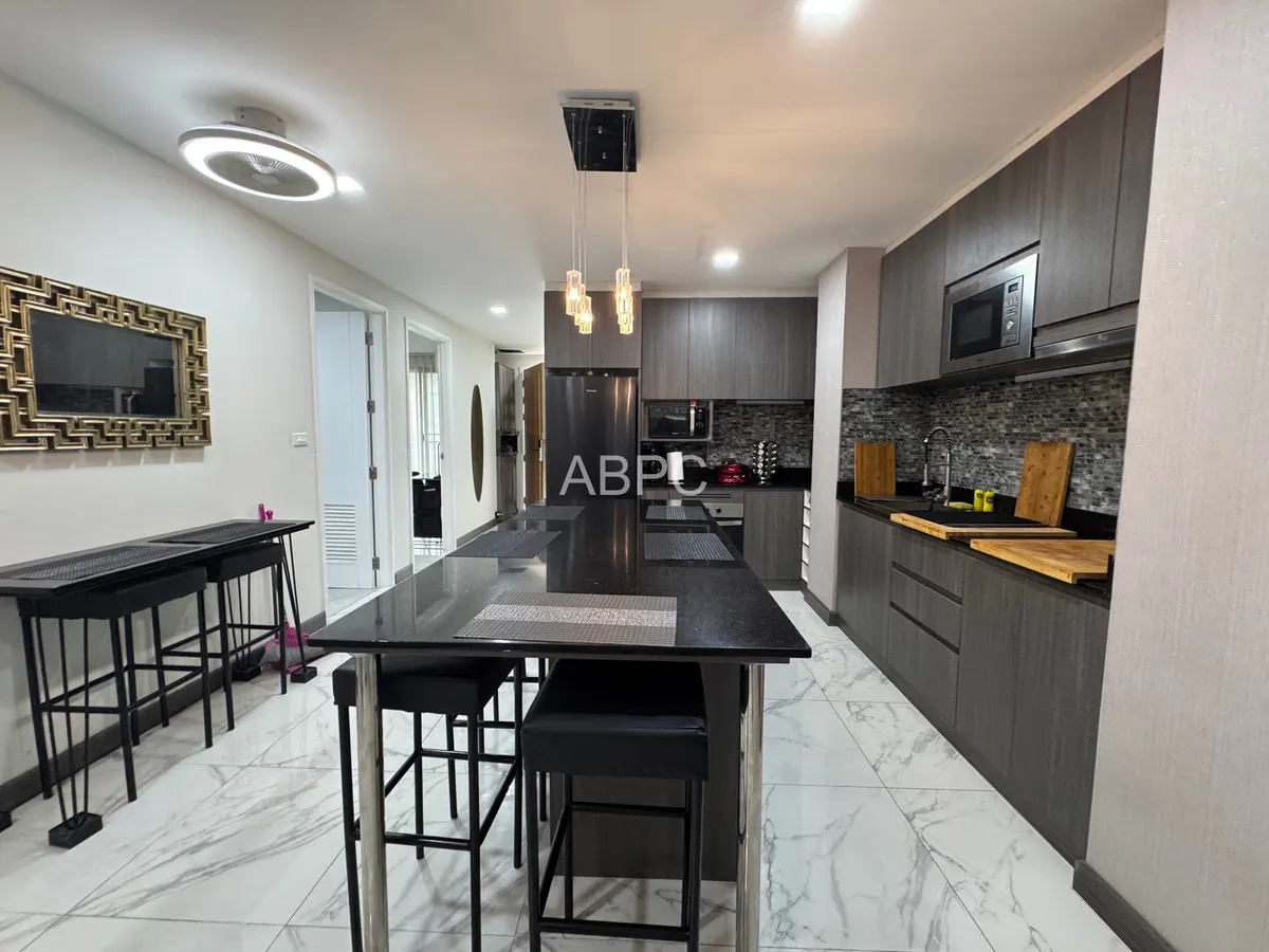 Pool access 3 Bedroom 2 Bathroom in Central Pattaya photo 9