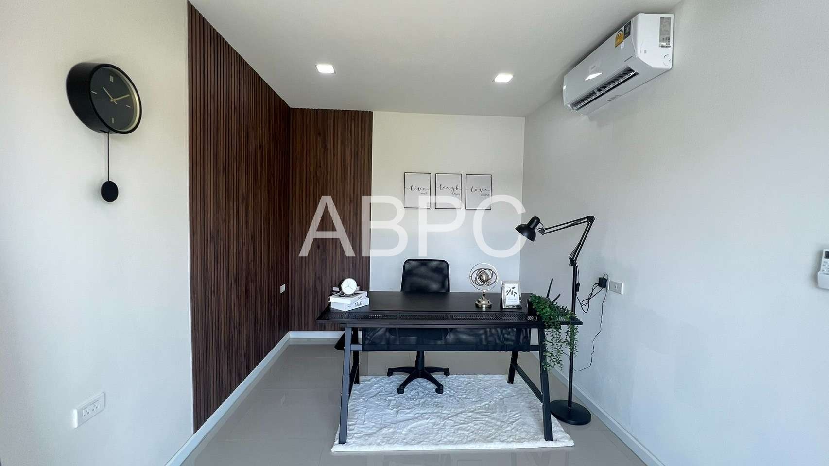 Townhome 3 Storey 4 Bedrooms 3 Bathrooms in East pattaya photo 8