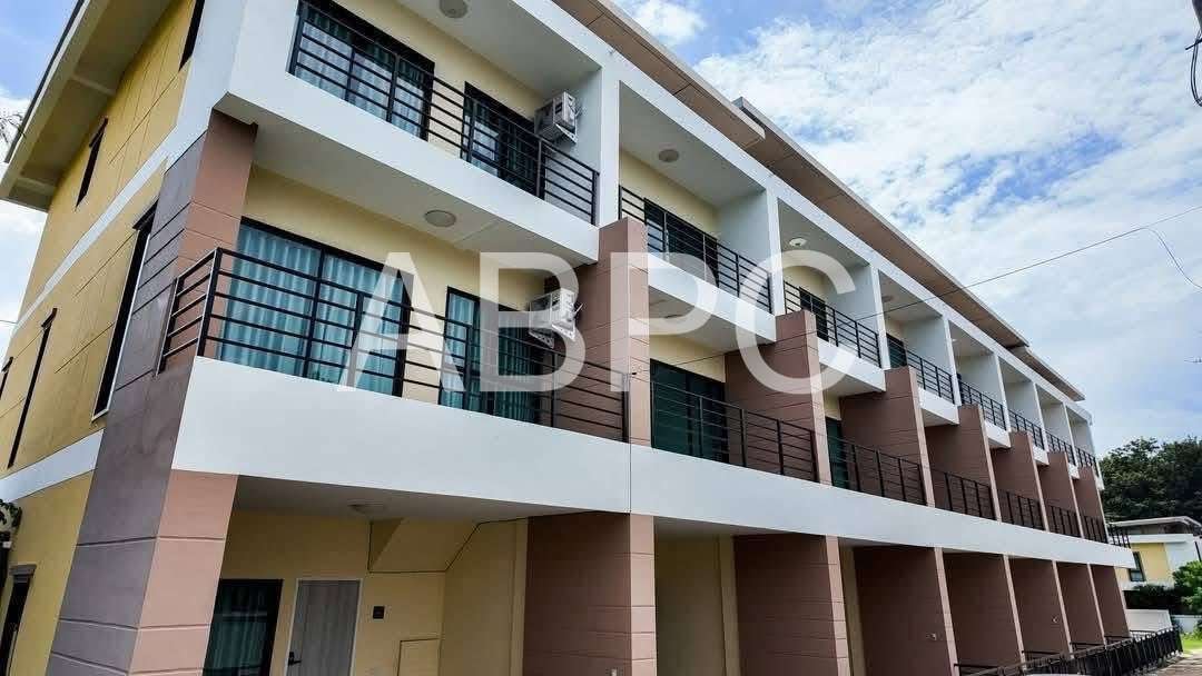 Townhome 3 Storey 4 Bedrooms 3 Bathrooms in East pattaya