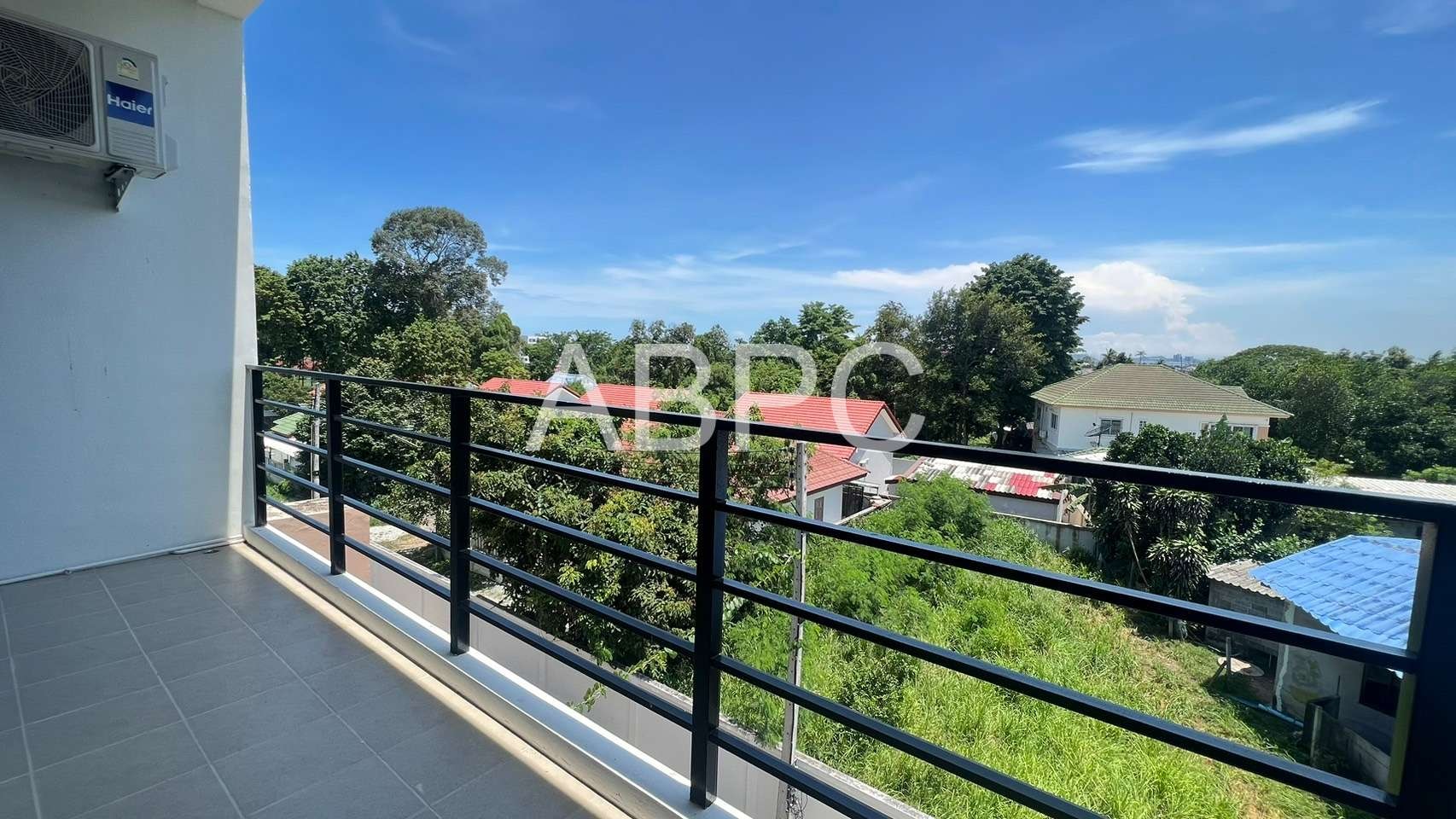 Townhome 3 Storey 4 Bedrooms 3 Bathrooms in East pattaya photo 14