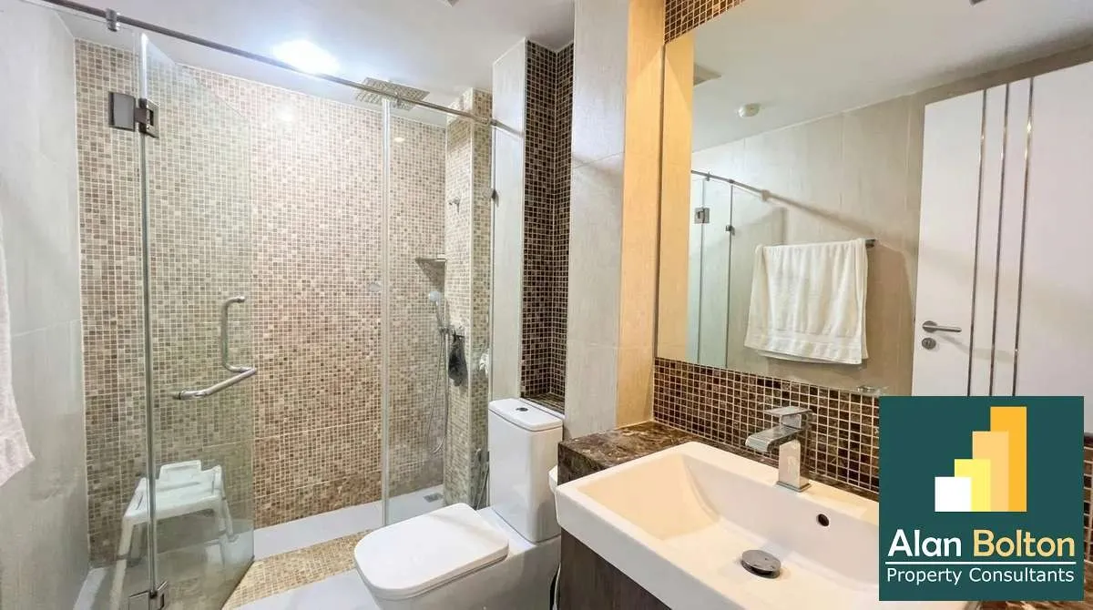 Studio 1 Bathroom in Central Pattaya photo 5