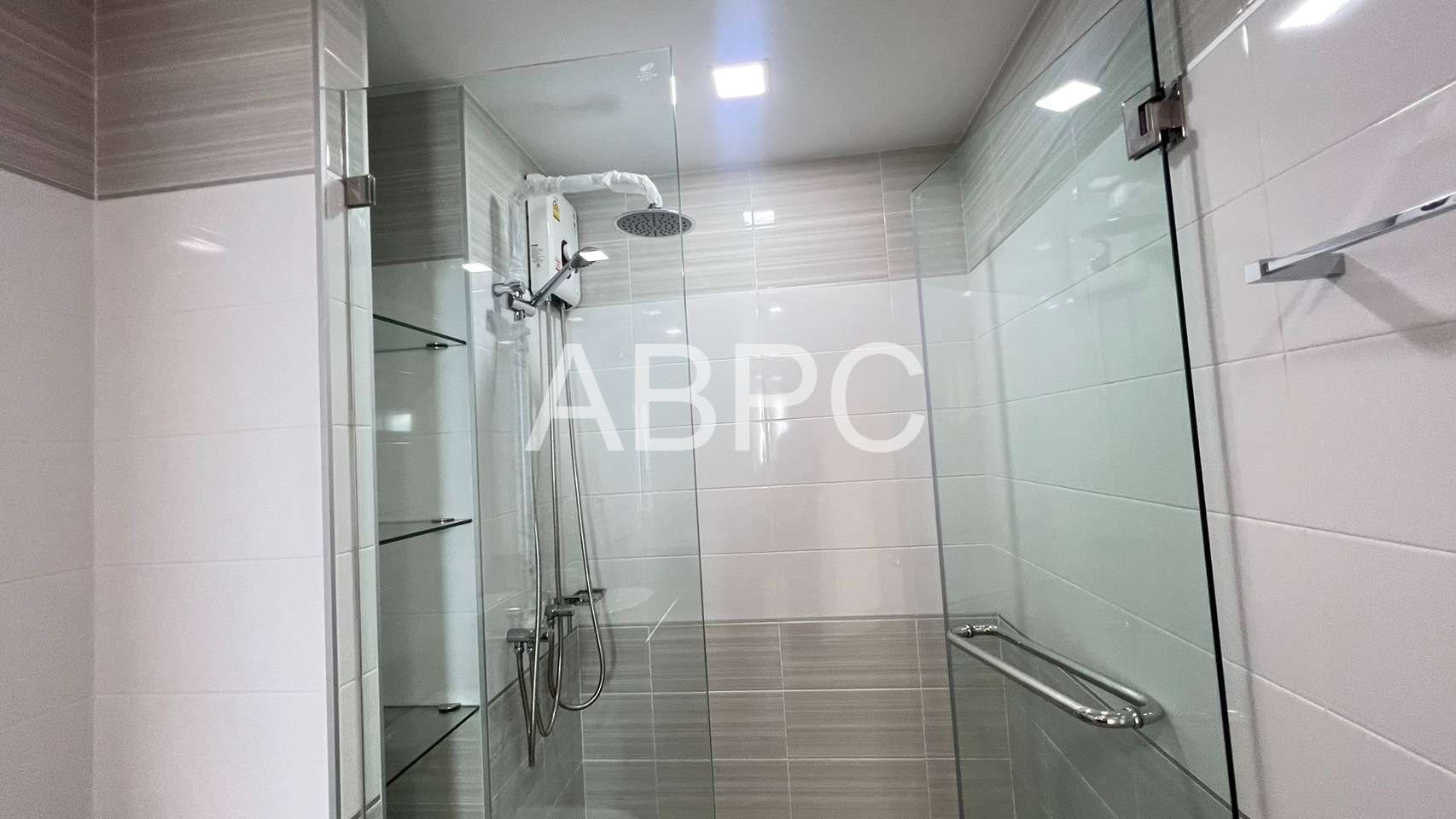 2 Bedroom 2 Bathroom in Jomtien photo 11