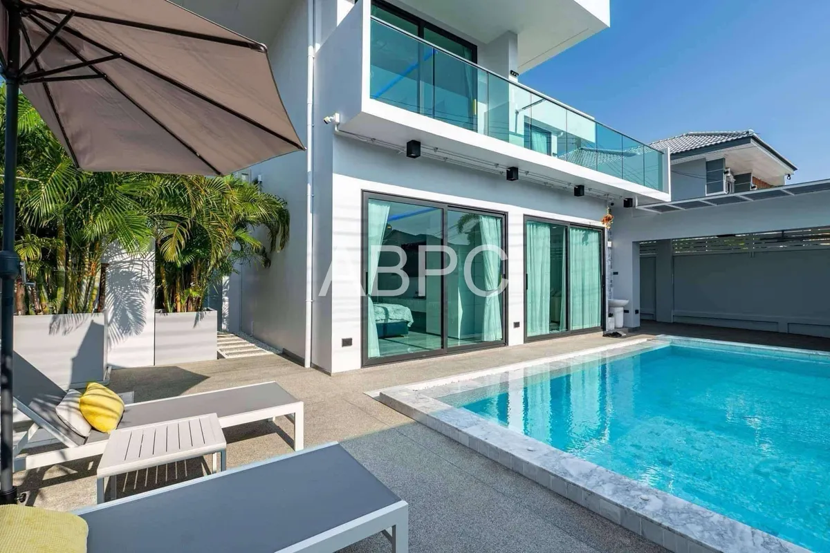 Brand New Modern Luxury 5 Bed 5 Bath Pool Villa In Jomtien