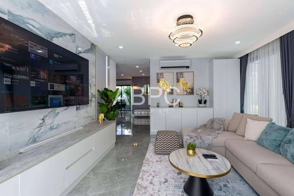 Brand New Modern Luxury 5 Bed 5 Bath Pool Villa In Jomtien photo 6