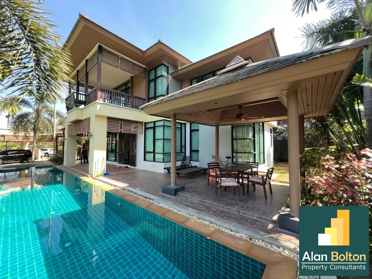 Pool Villa  4 Bedrooms 4 Bathrooms For Rent in Mabprachan