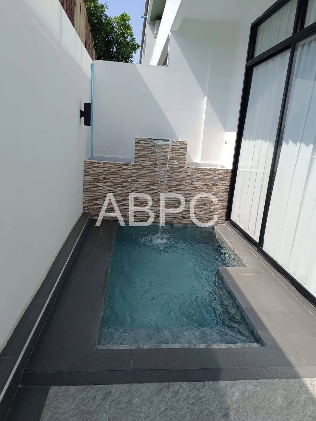 4 bed 3 Bath Townhouse In North Pattaya photo 11