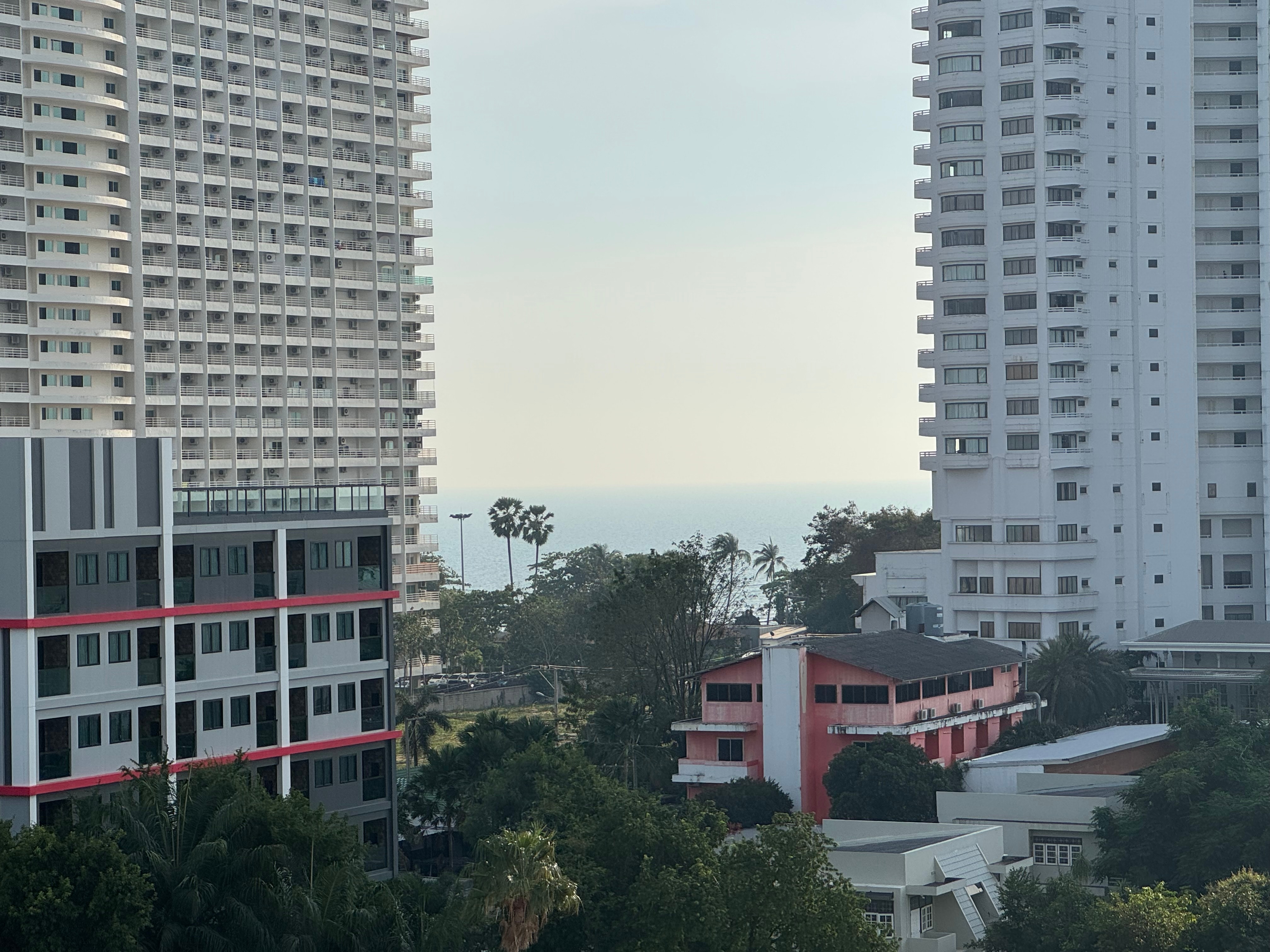 Like New Luxury 1 Bed 1 Bath Condo In Jomtien photo 21