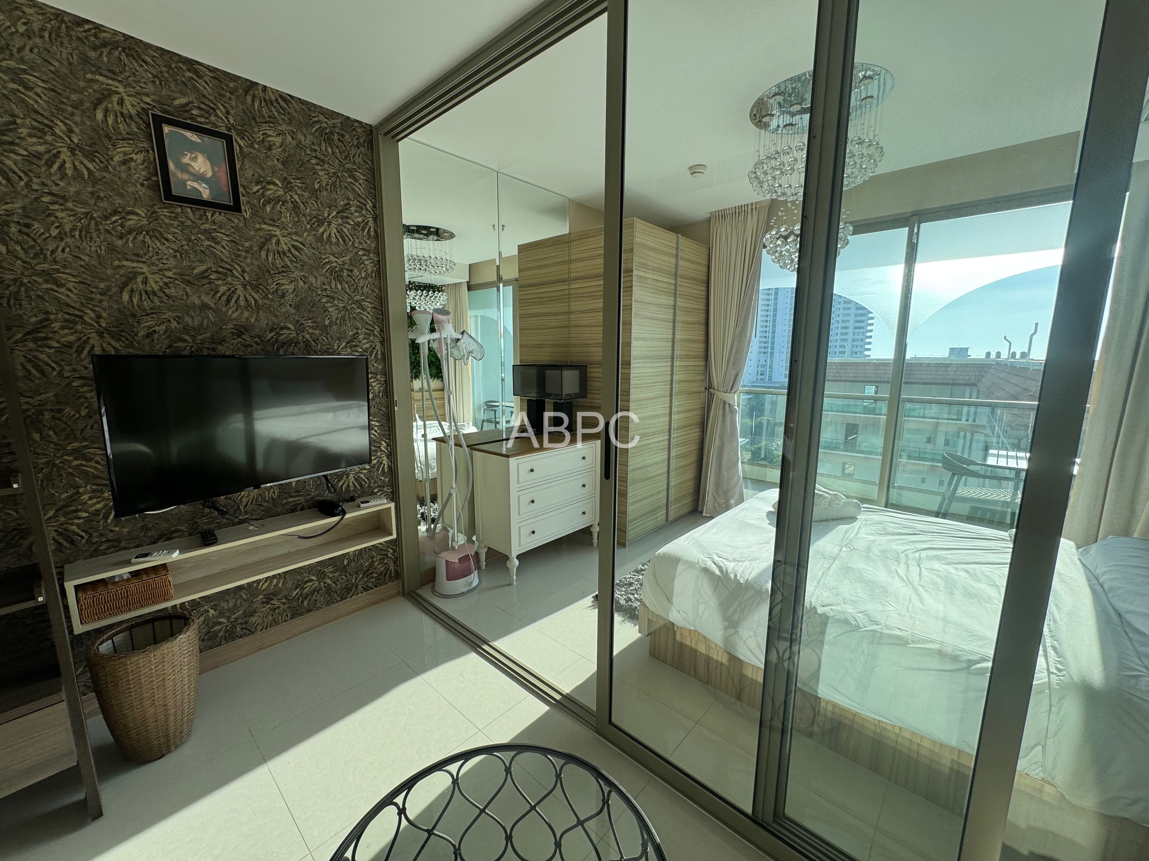 Like New Luxury 1 Bed 1 Bath Condo In Jomtien photo 13