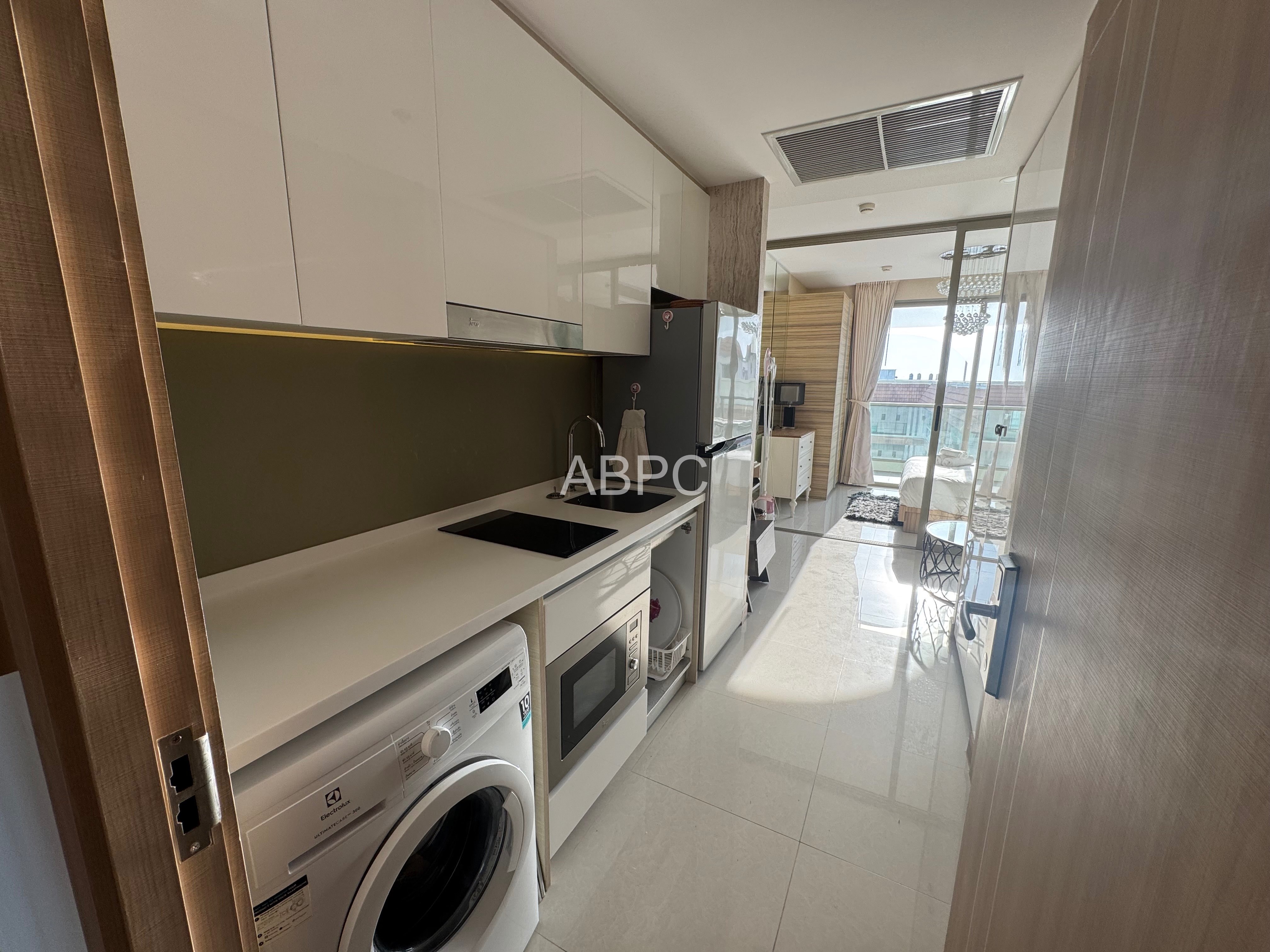 Like New Luxury 1 Bed 1 Bath Condo In Jomtien photo 5