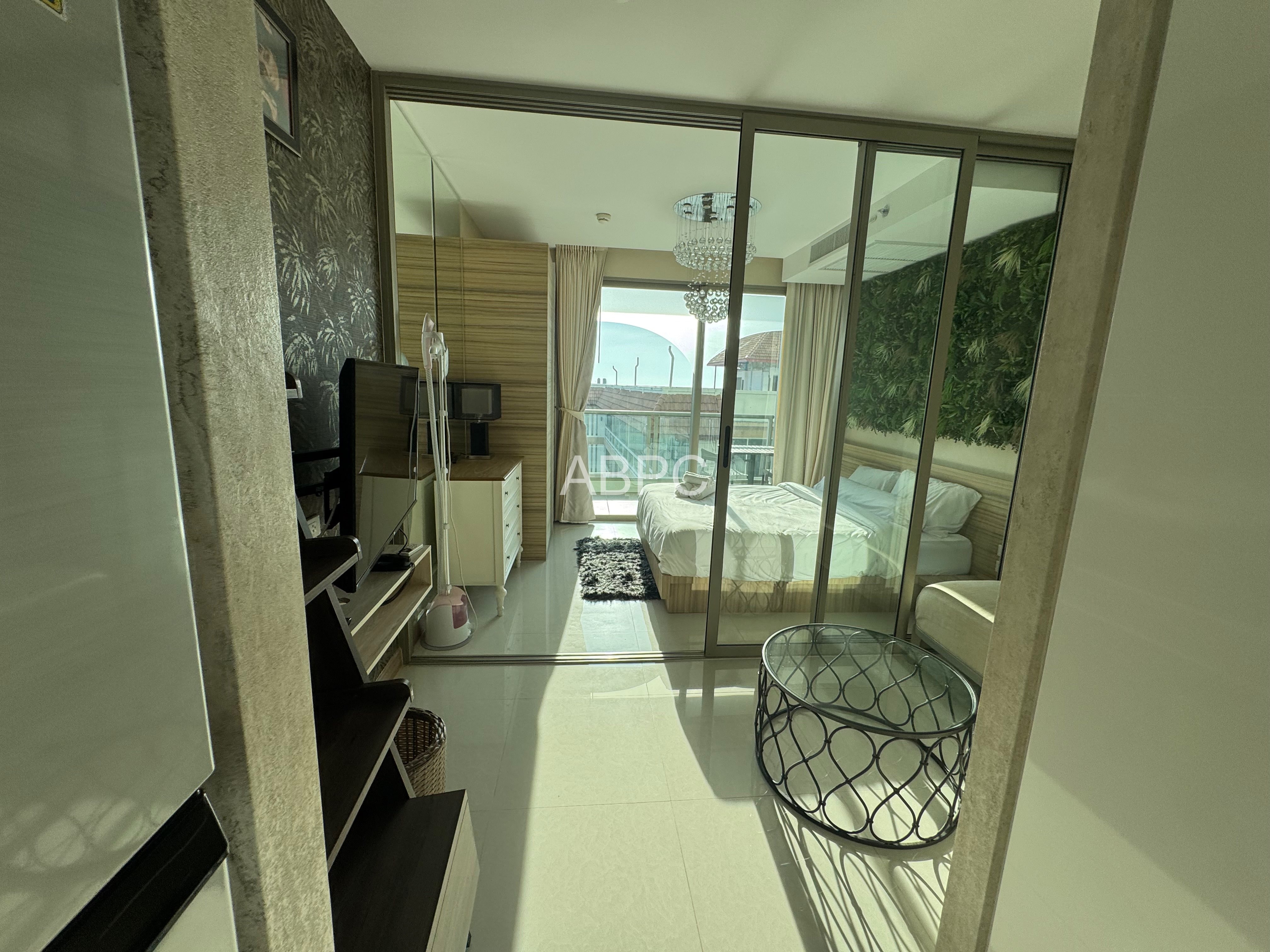 Like New Luxury 1 Bed 1 Bath Condo In Jomtien photo 11