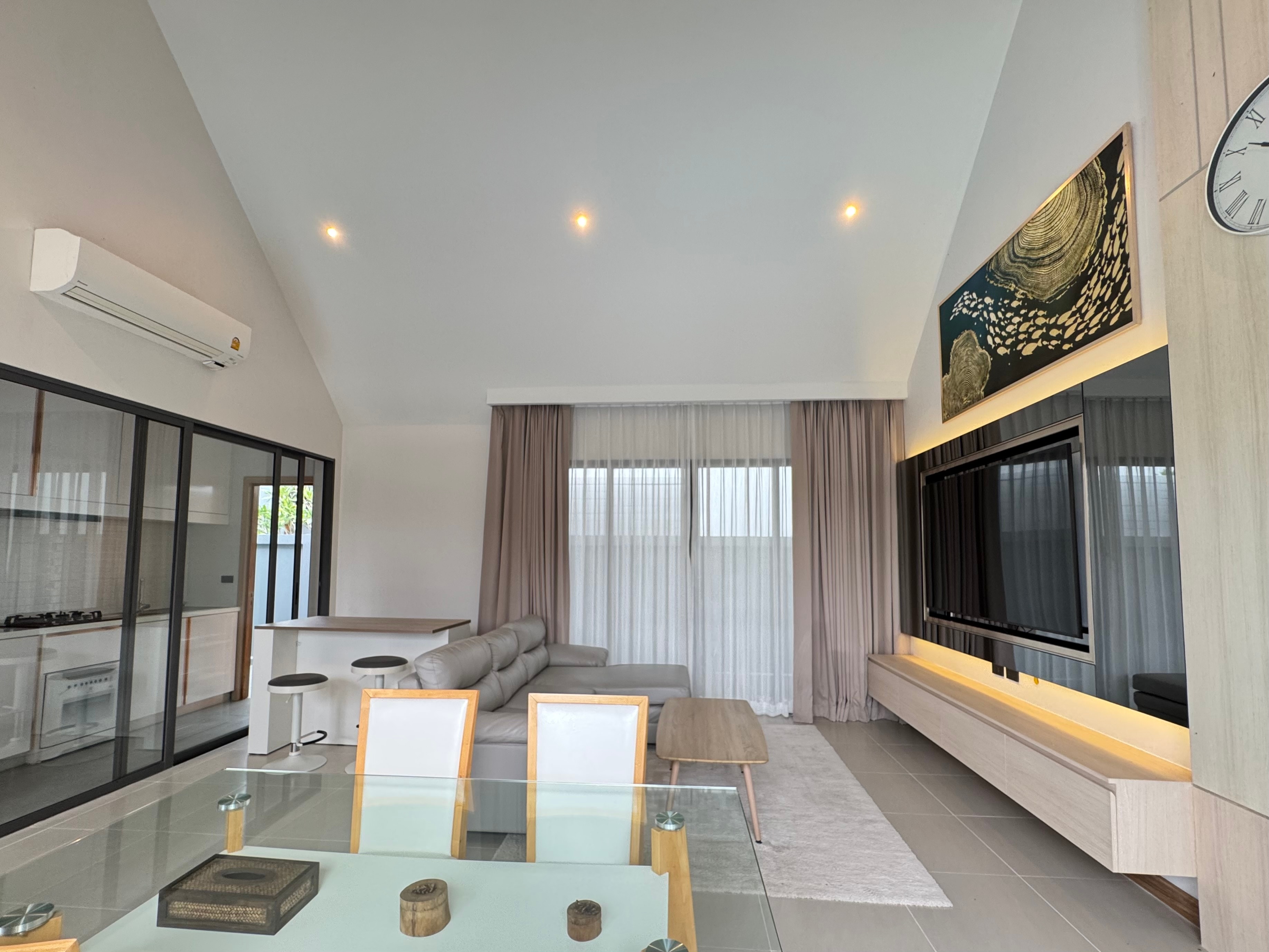 Pool Villa 4 Bedrooms 4 Bathrooms in East Pattaya photo 15
