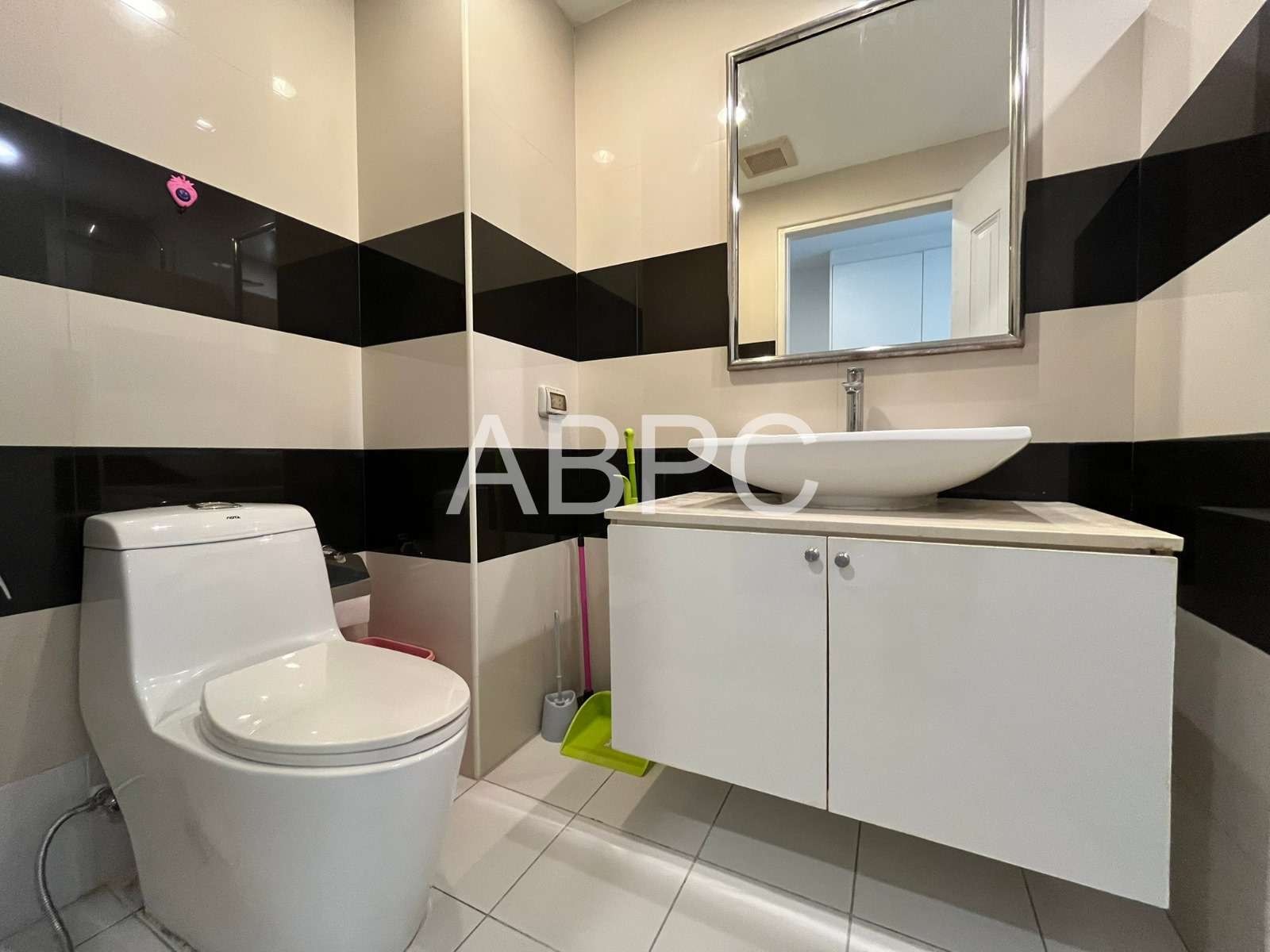 Studio Condo Close To The Beach In Pratumnak photo 11