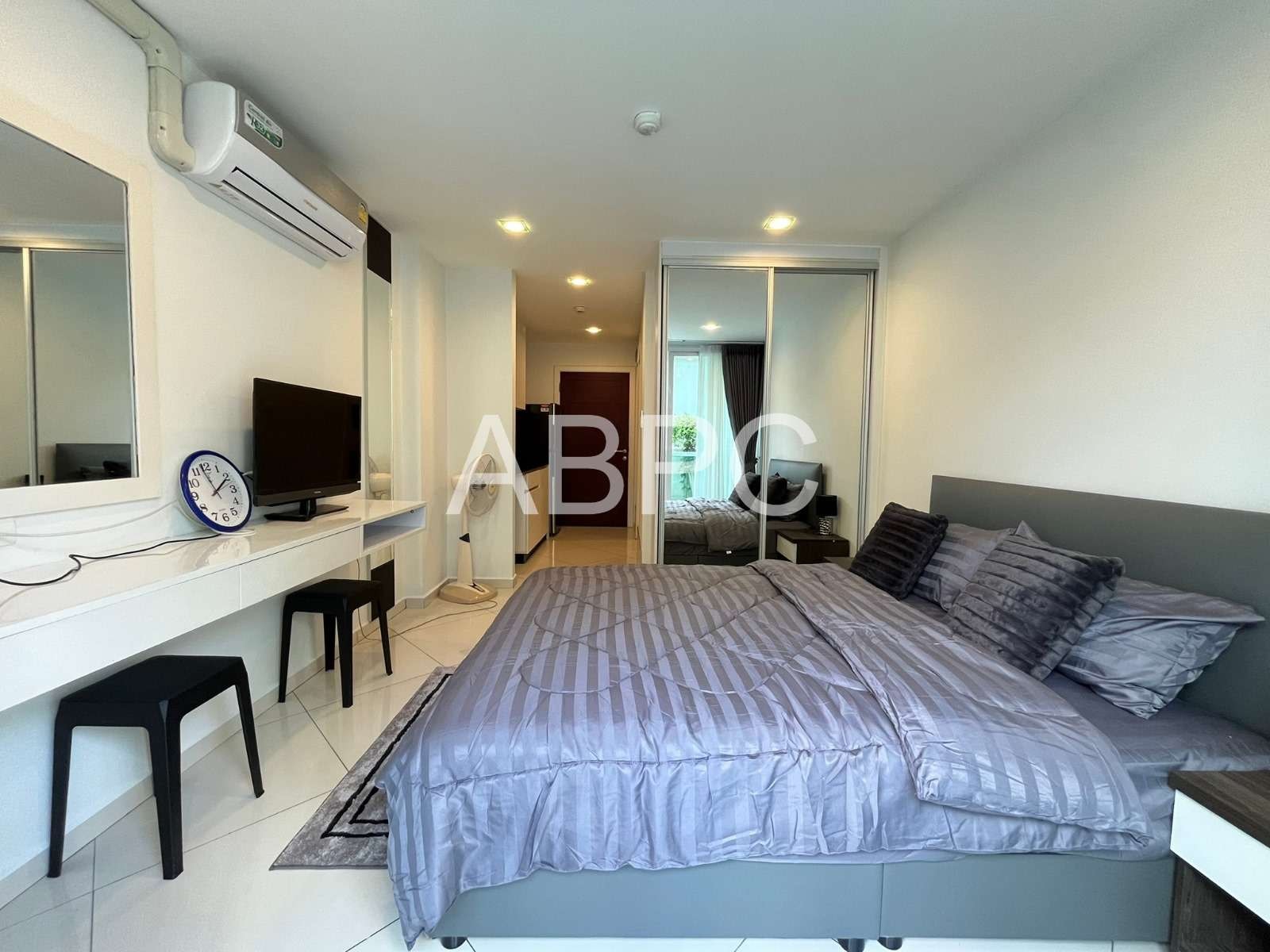 Studio Condo Close To The Beach In Pratumnak