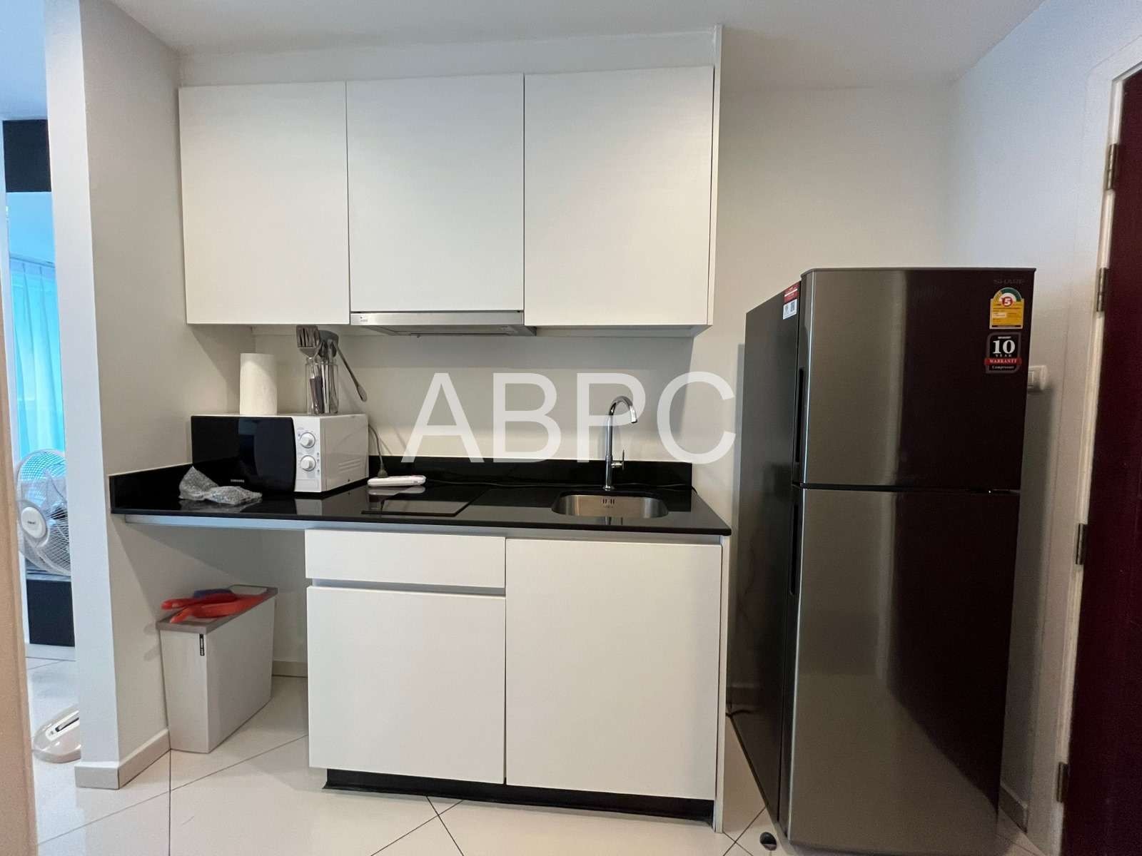 Studio Condo Close To The Beach In Pratumnak photo 4