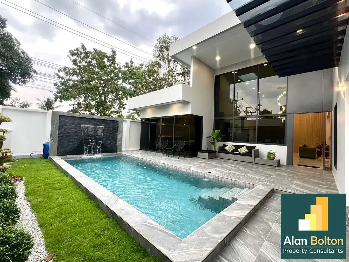 Luxury pool villa 3 Bedroom in East Pattaya