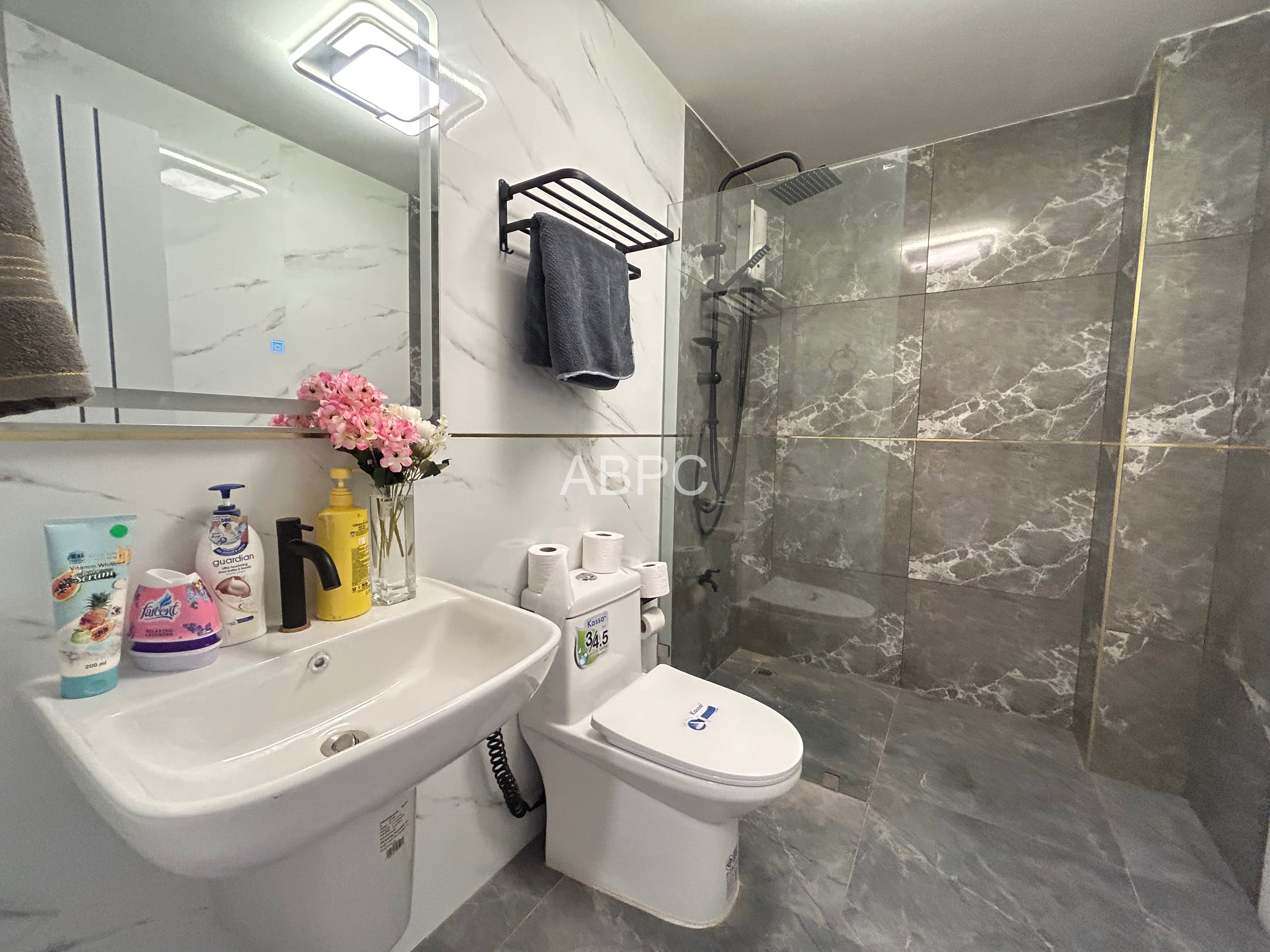New Renovated Townhouse For Sale In South Pattaya photo 4