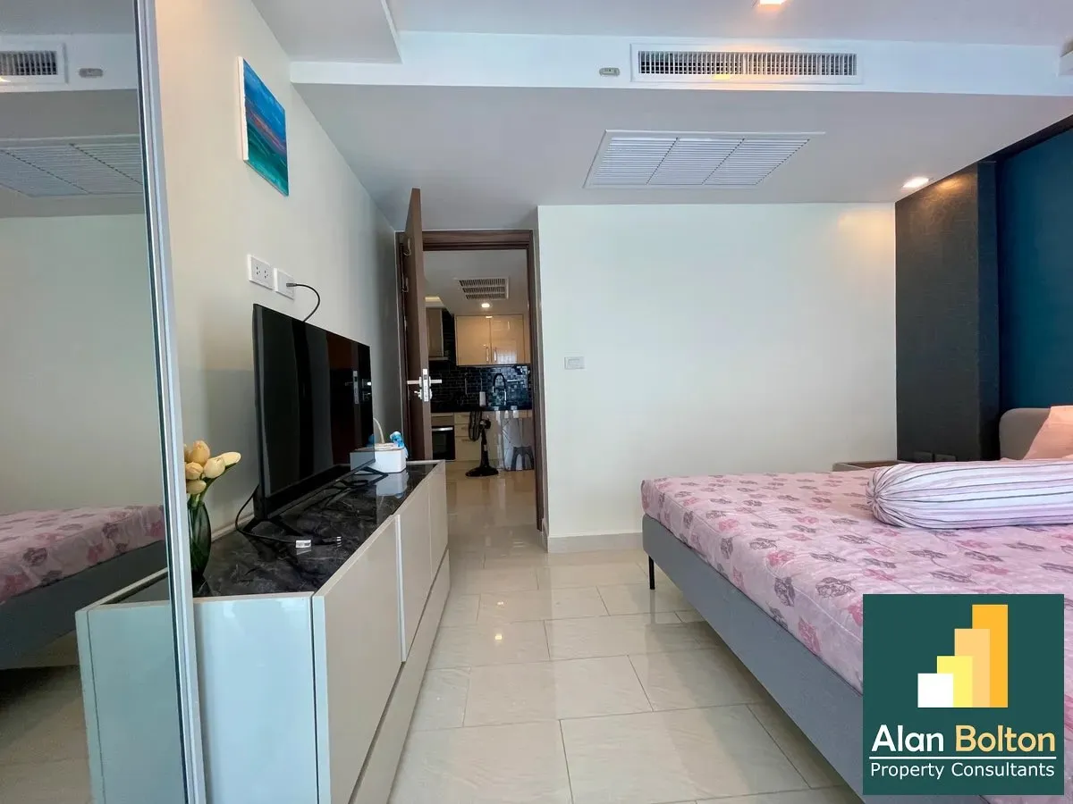 Pool View 2 Bed 2 Bath Condo In Central Pattaya photo 11