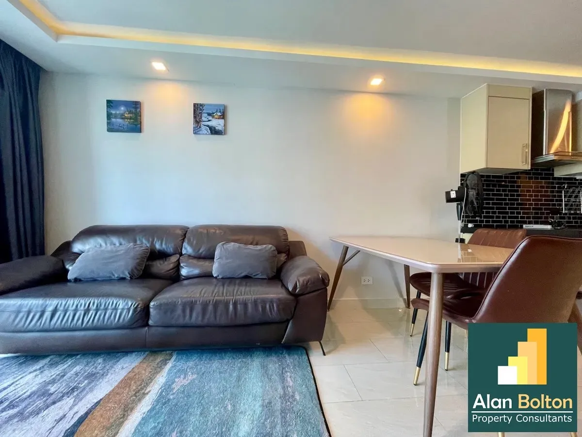 Pool View 2 Bed 2 Bath Condo In Central Pattaya photo 3
