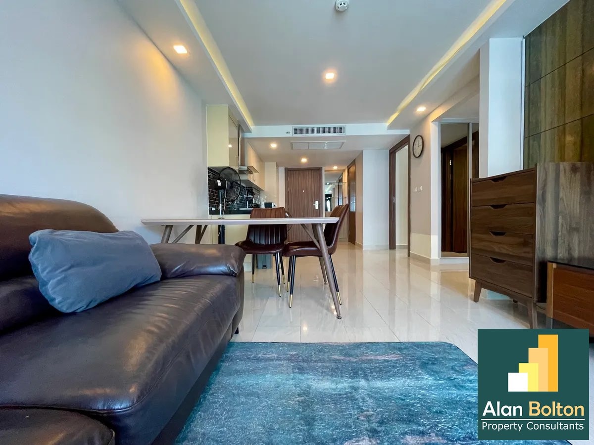 Pool View 2 Bed 2 Bath Condo In Central Pattaya photo 3
