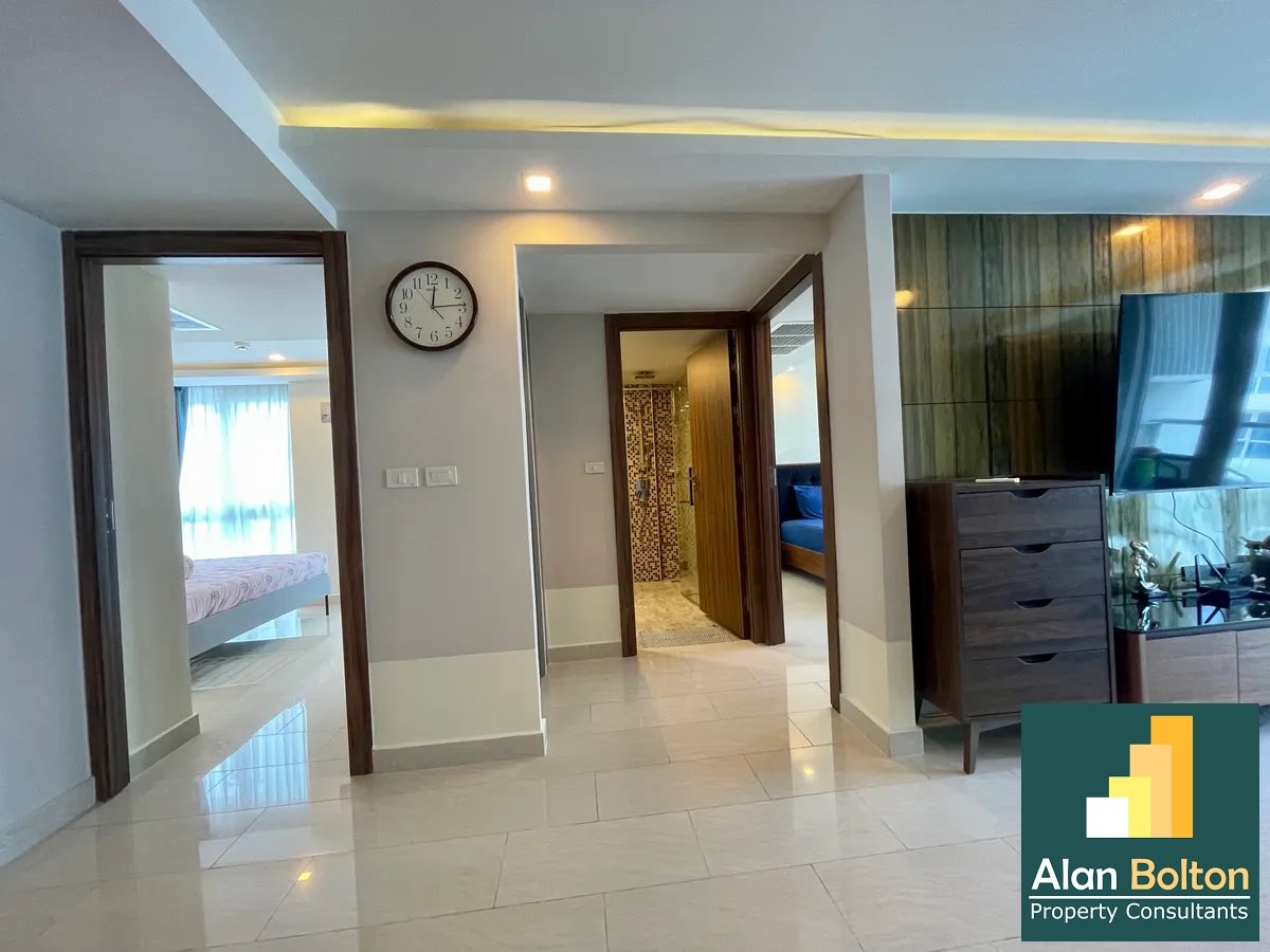 Pool View 2 Bed 2 Bath Condo In Central Pattaya photo 5