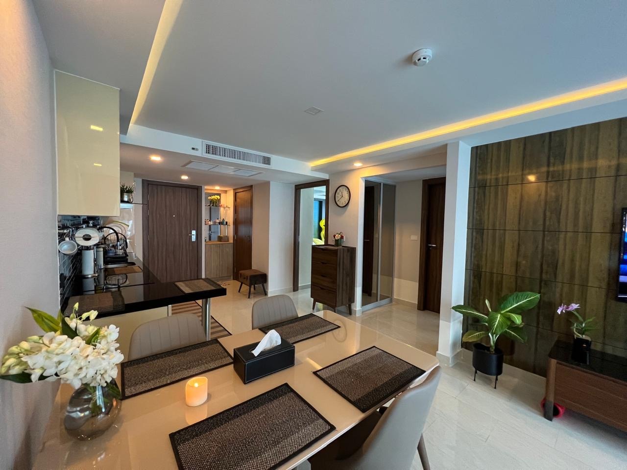 Pool View 2 Bed 2 Bath Condo In Central Pattaya photo 21