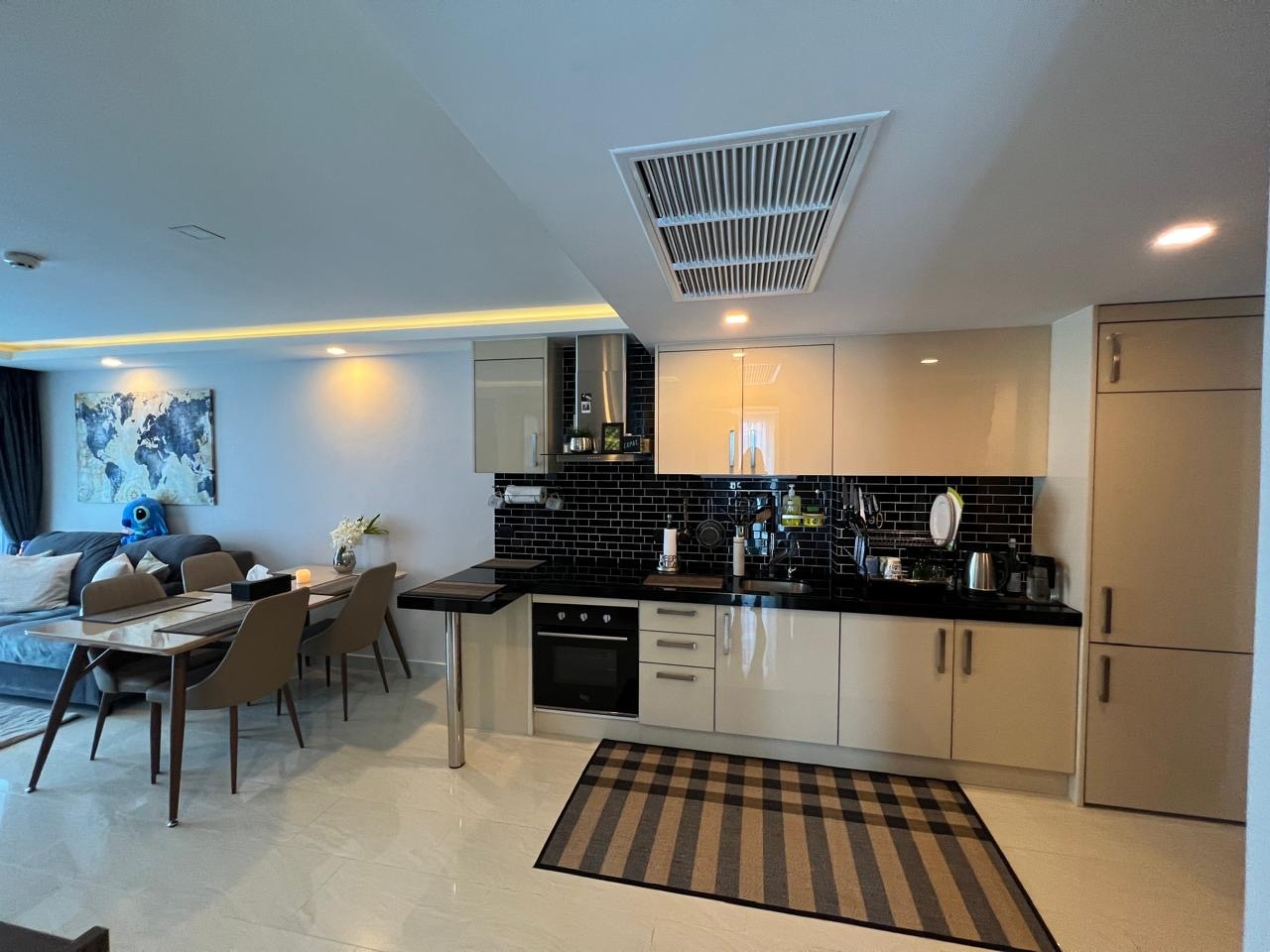Pool View 2 Bed 2 Bath Condo In Central Pattaya photo 23