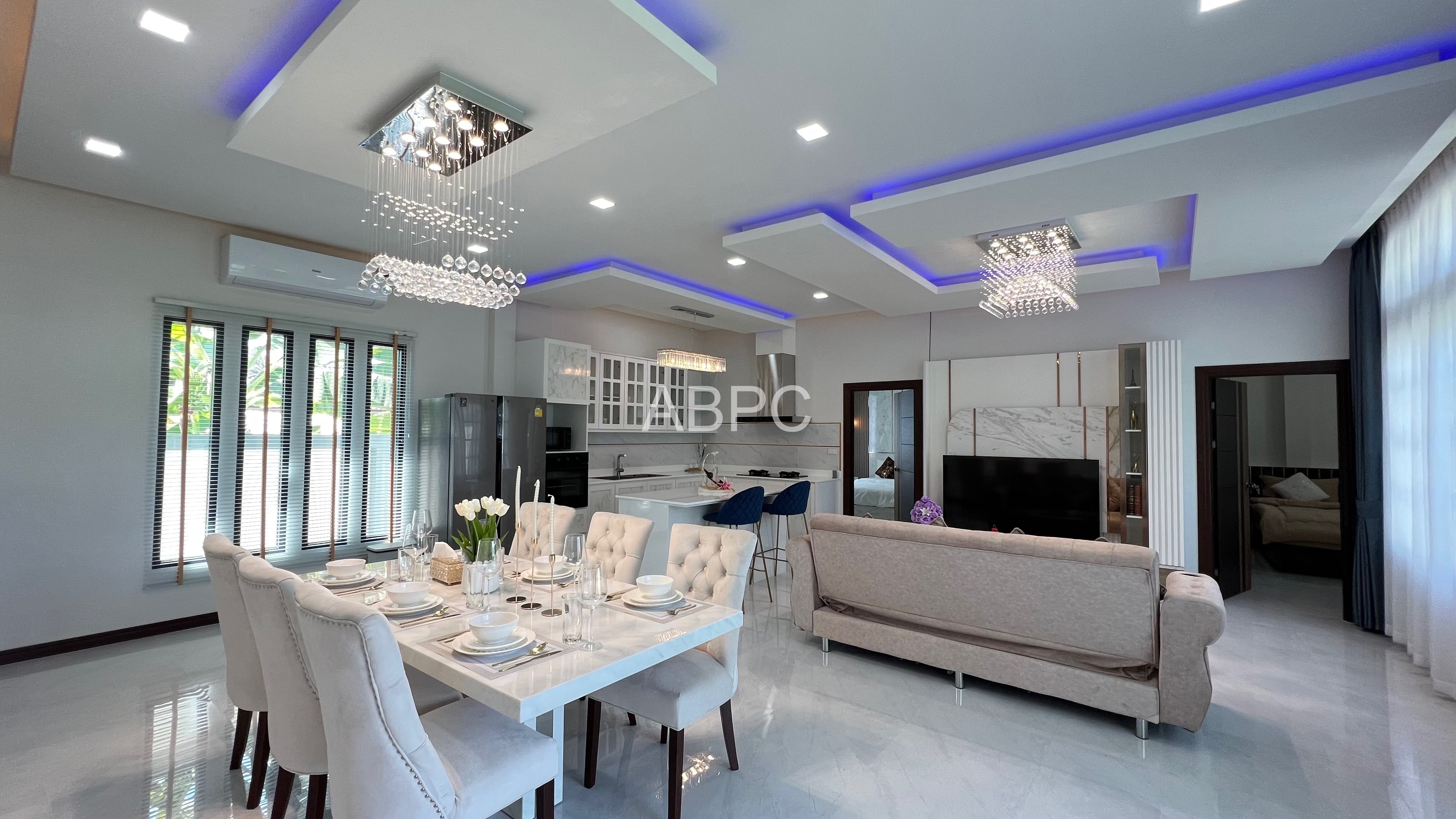 Brand new 4 Bed - 3 Bath Pool Villa in East Pattaya photo 8