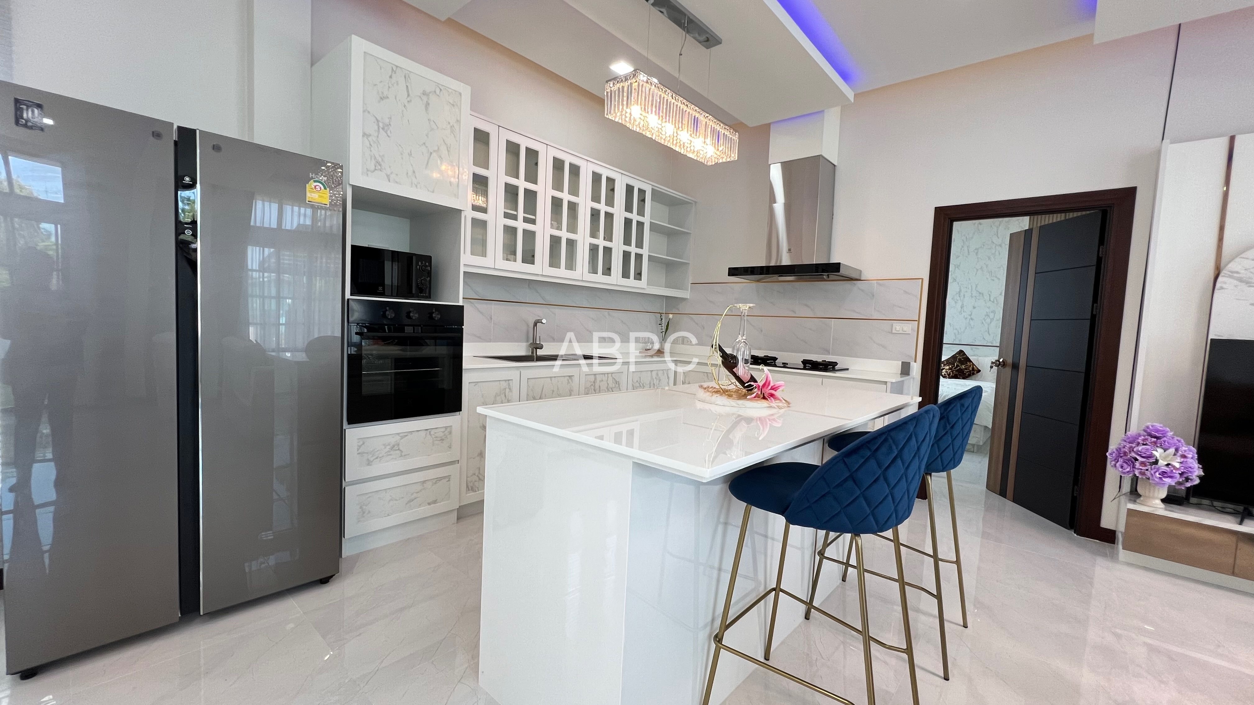 Brand new 4 Bed - 3 Bath Pool Villa in East Pattaya photo 3