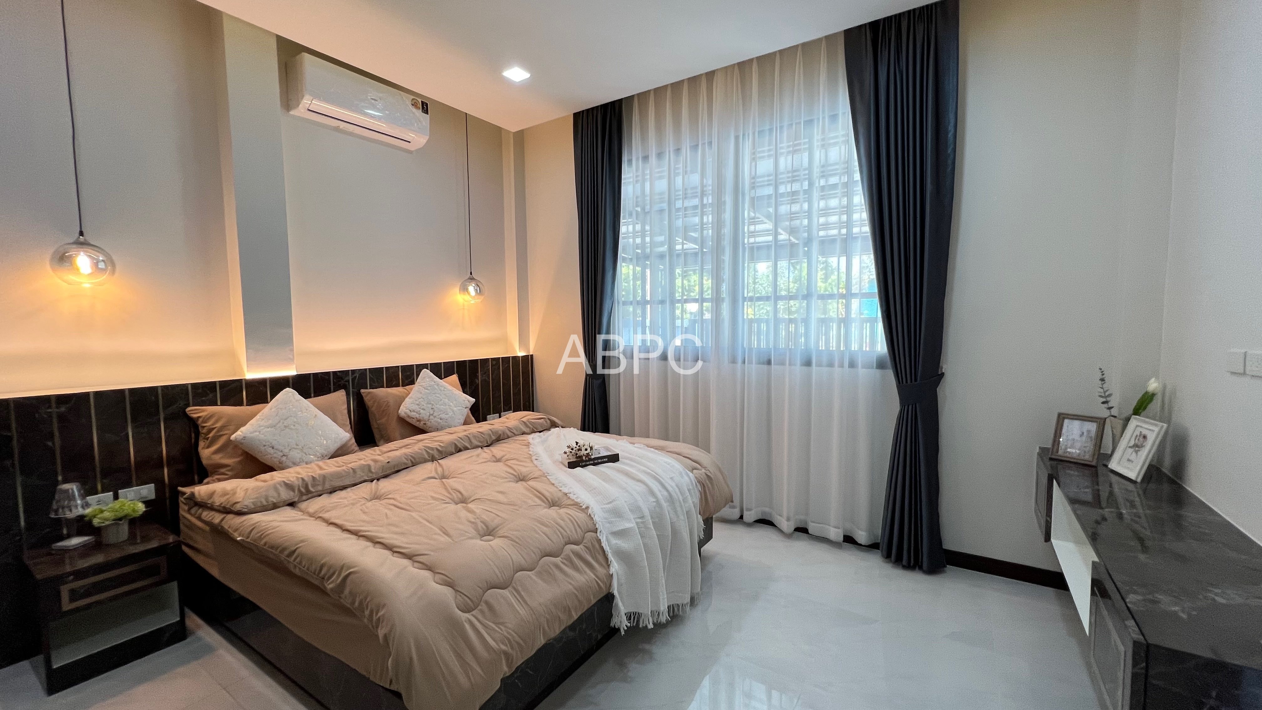 Brand new 4 Bed - 3 Bath Pool Villa in East Pattaya photo 5