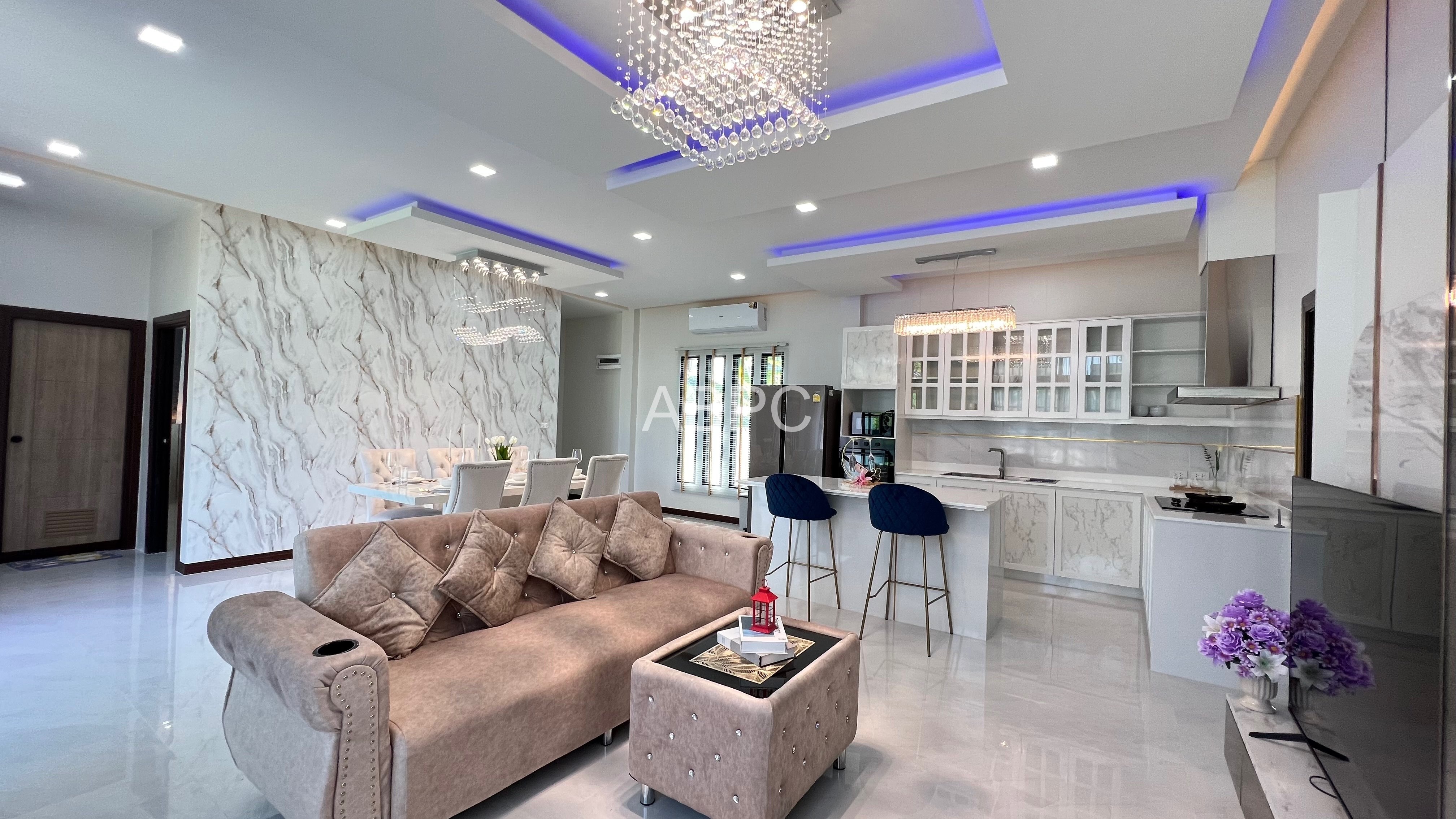 Brand new 4 Bed - 3 Bath Pool Villa in East Pattaya photo 4