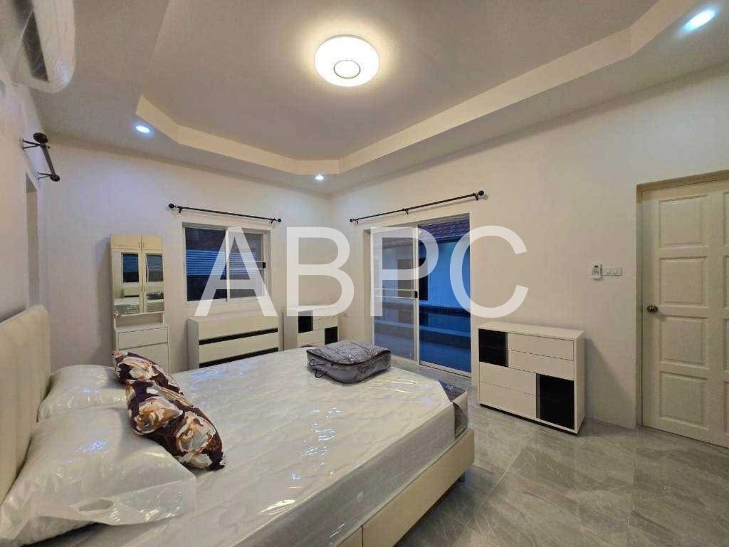 4 Bedrooms 4 Bathrooms in East pattaya photo 8