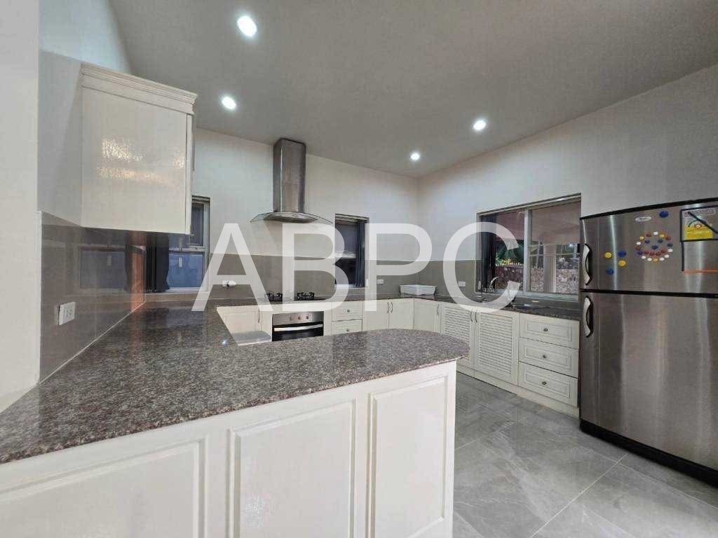 4 Bedrooms 4 Bathrooms in East pattaya photo 6